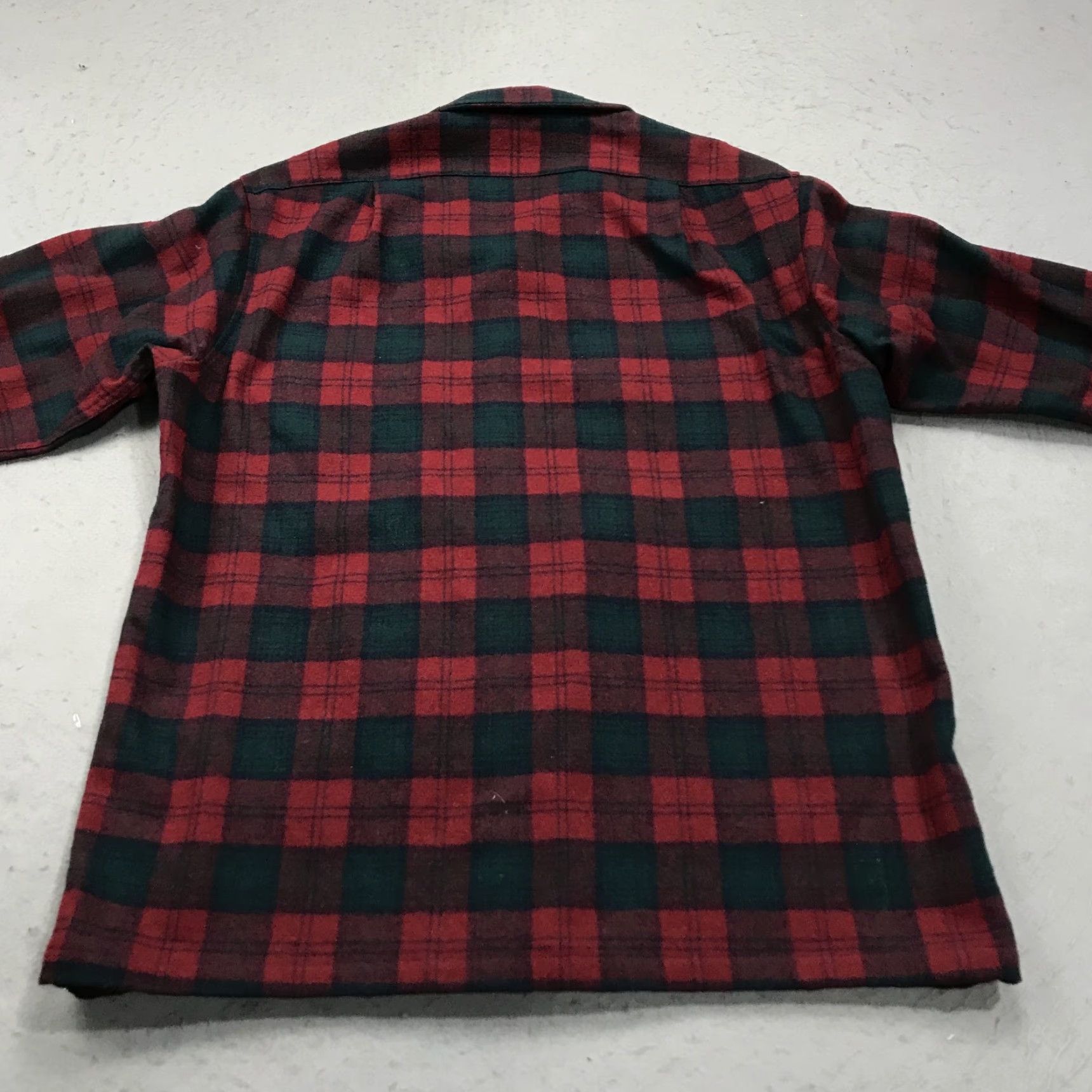 Pendleton VINTAGE Pendleton Board Shirt Mens Large Red Wool Flannel Shirt Button-Up with Pockets Size US L / EU 52-54 / 3 - 6 Thumbnail