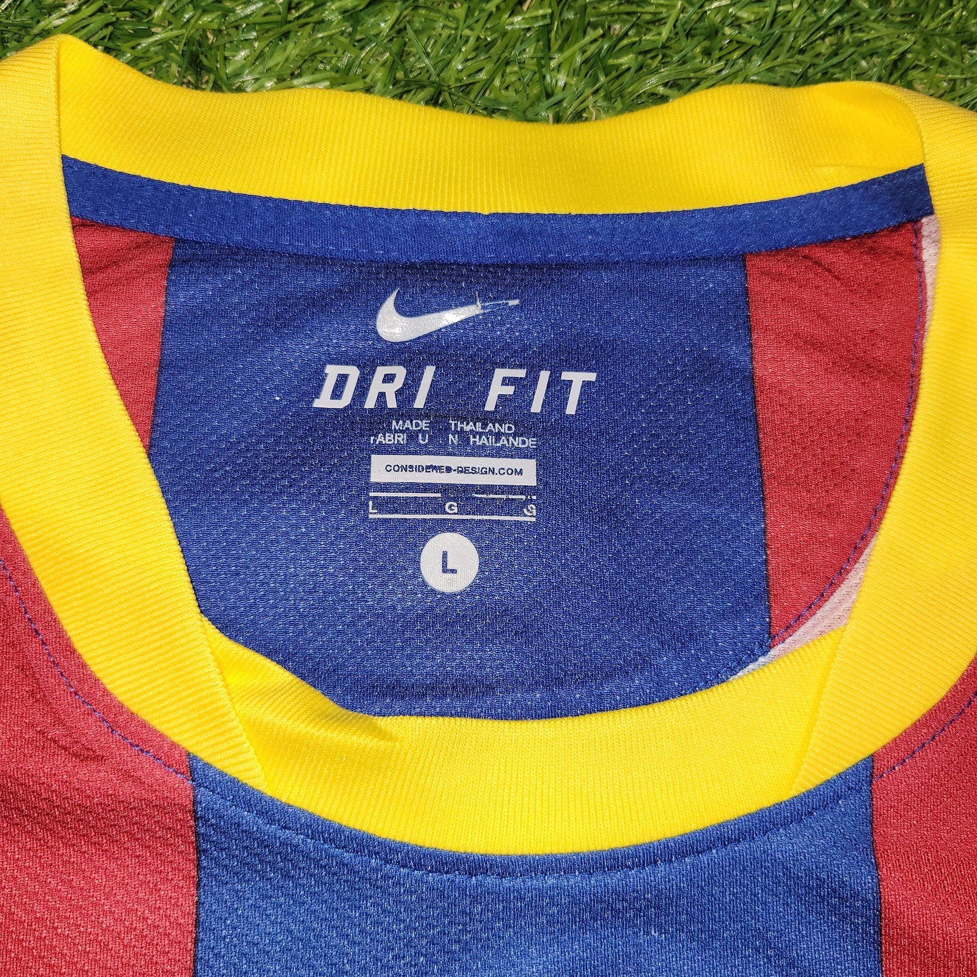 Nike Puyol Barcelona Home 2010 2011 Long Sleeve Soccer Jersey L Size US L / EU 52-54 / 3 - 5 Thumbnail