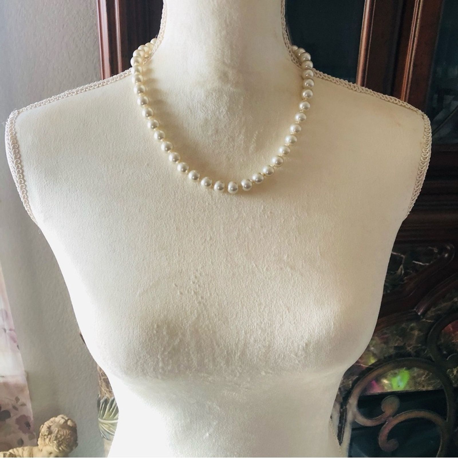 Vintage Vintage cream heavy knotted glass pearl necklace Size ONE SIZE - 6 Thumbnail