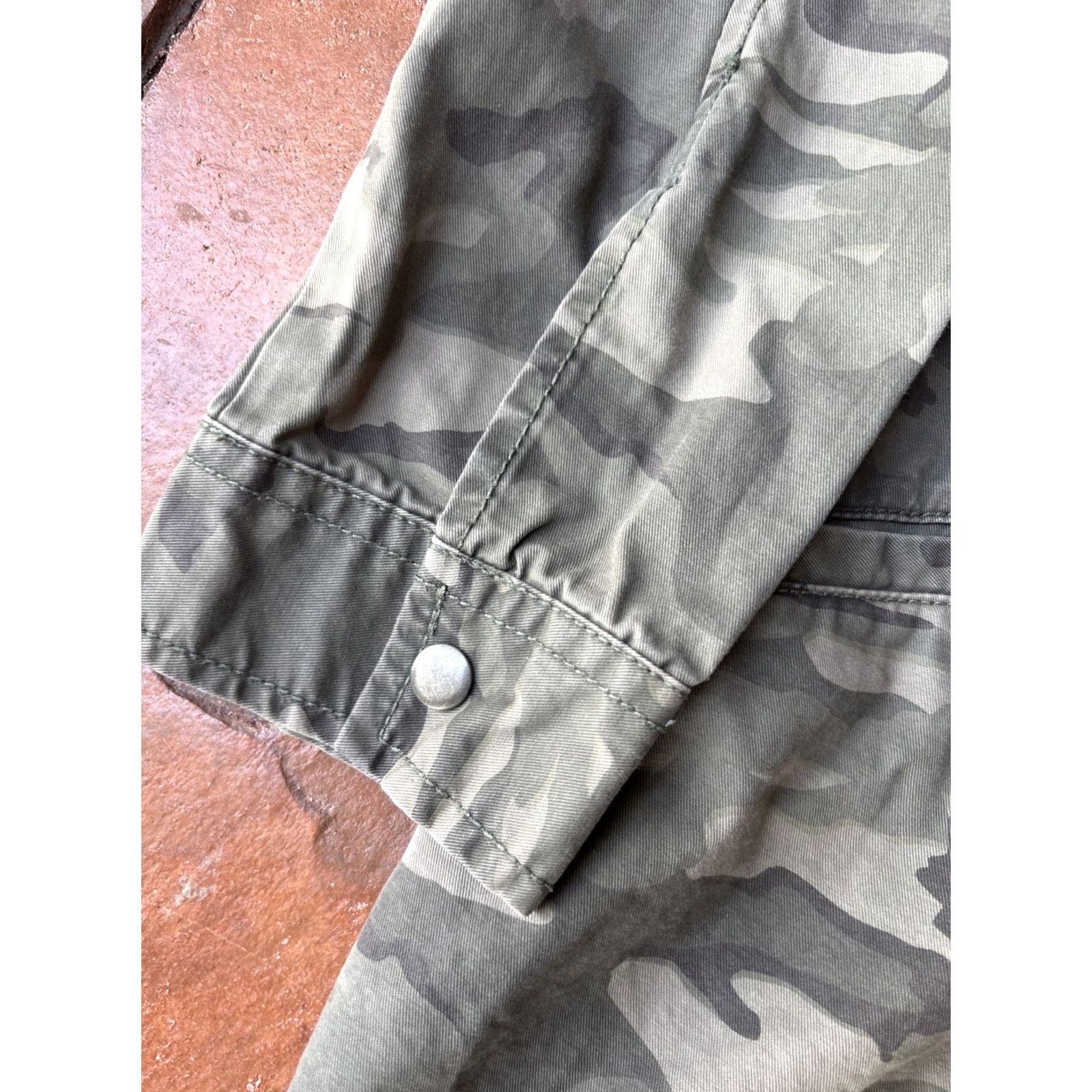 Lucky Brand VINTAGE Y2K Lucky Brand Military Camouflage Hooded Jacket Women’s Small Full Zip Size S / US 4 / IT 40 - 7 Thumbnail