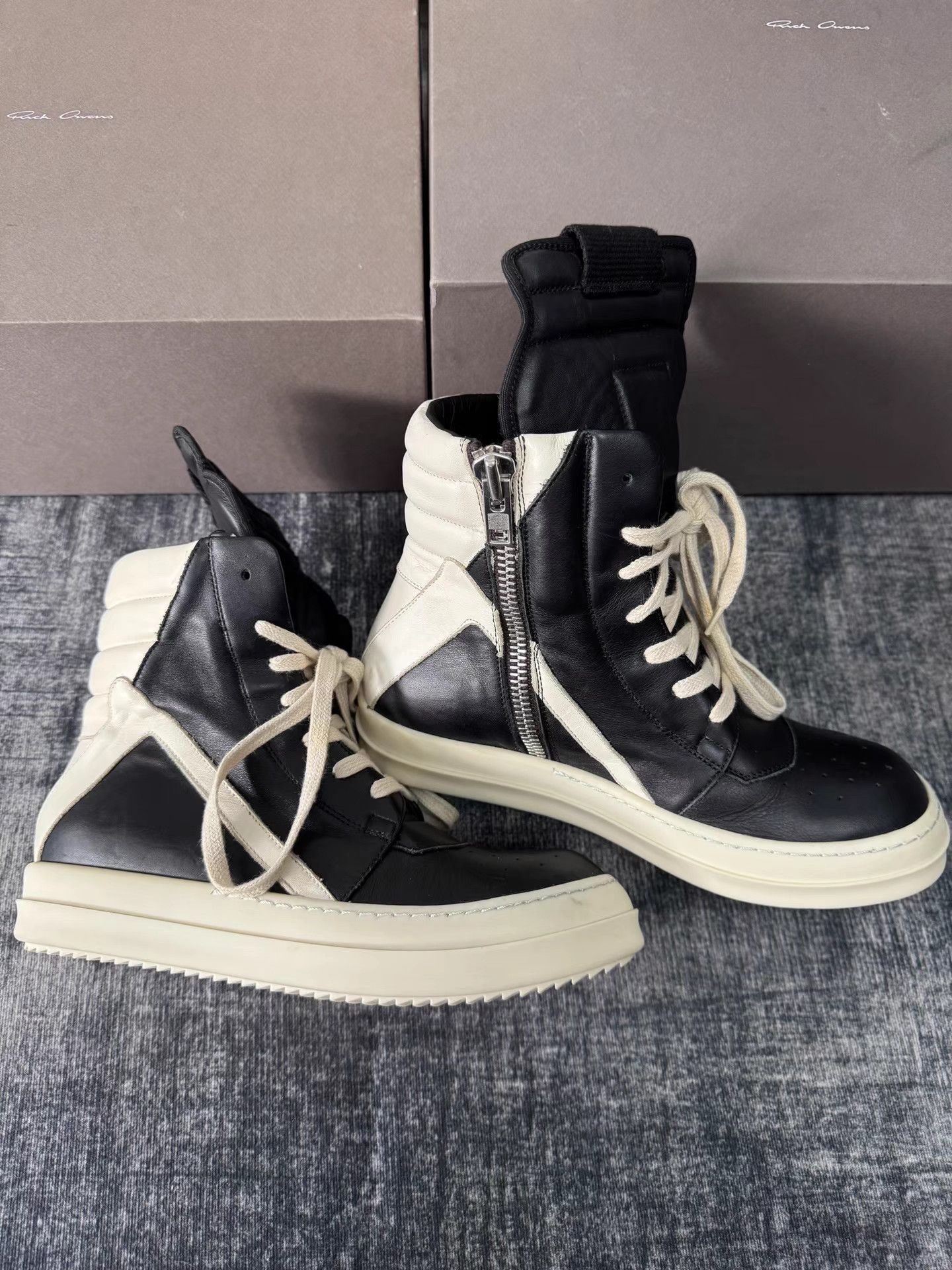 Rick Owens Rick Owens Mainline Triangle Sneakers Size US 7 / IT 37 - 4 Thumbnail