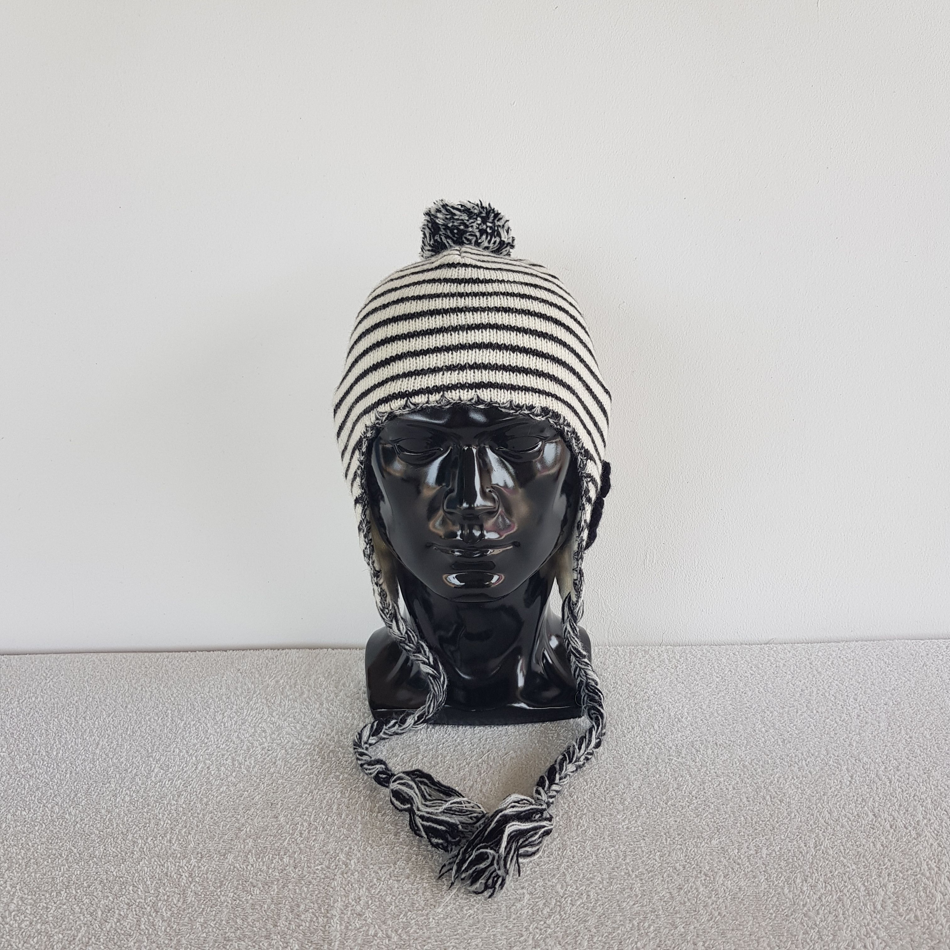 Aran Isles Knitwear Vintage Striped Earflap Beanie Ribbed Knit Snow Caps Hats. Size ONE SIZE - 2 Thumbnail