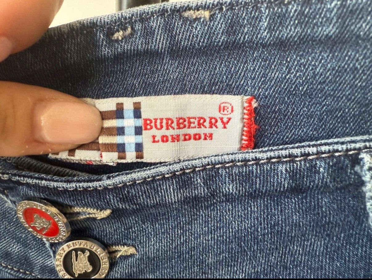 Burberry Burberry women's skinny jeans Y2K 2000s vintage Italy M/31 Size 27" / US 4 / IT 40 - 4 Thumbnail