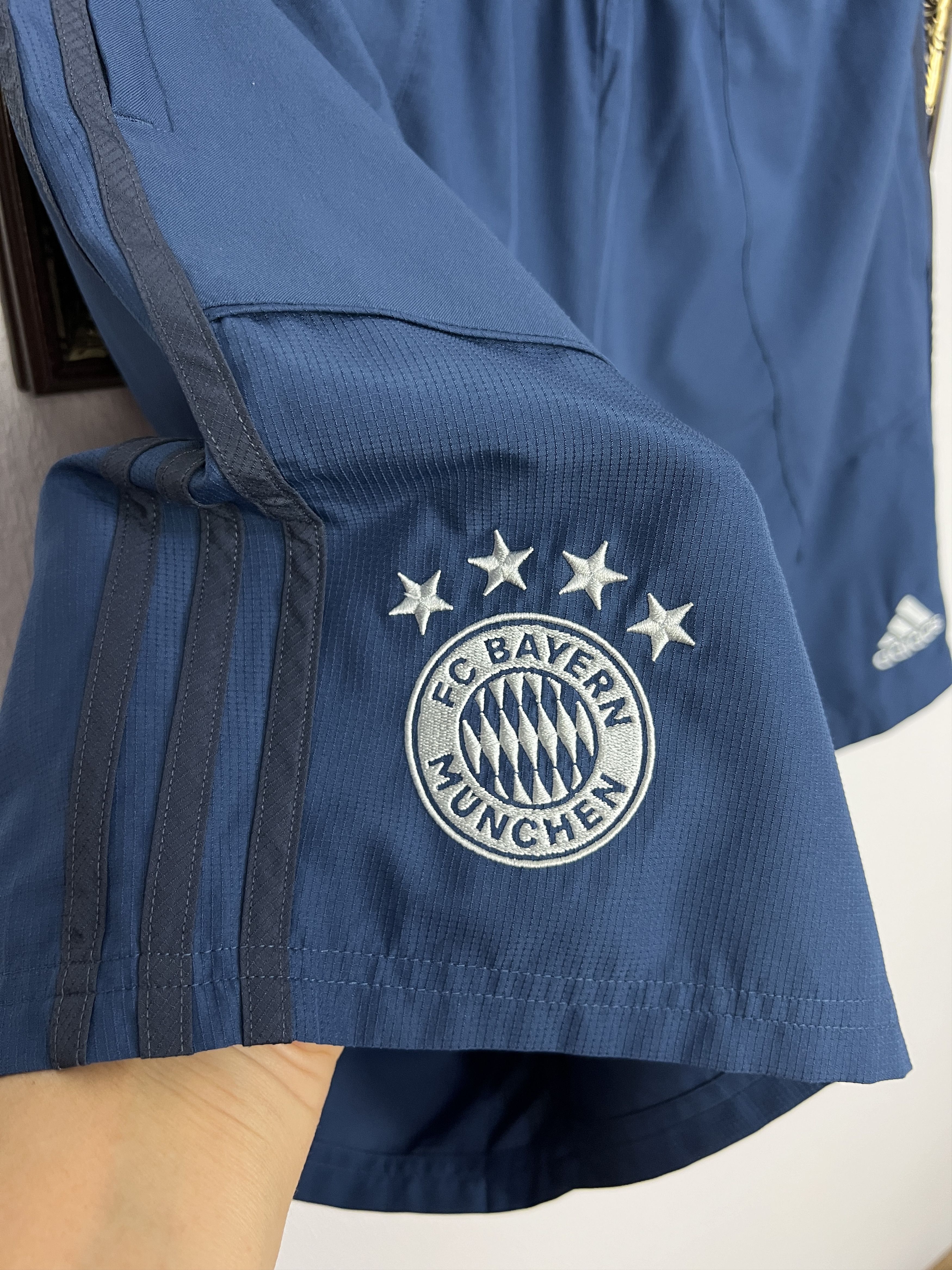 Adidas Adidas Bayern Munich Football Shorts Soccer Athletic Rare Size US 36 / EU 52 - 2 Thumbnail
