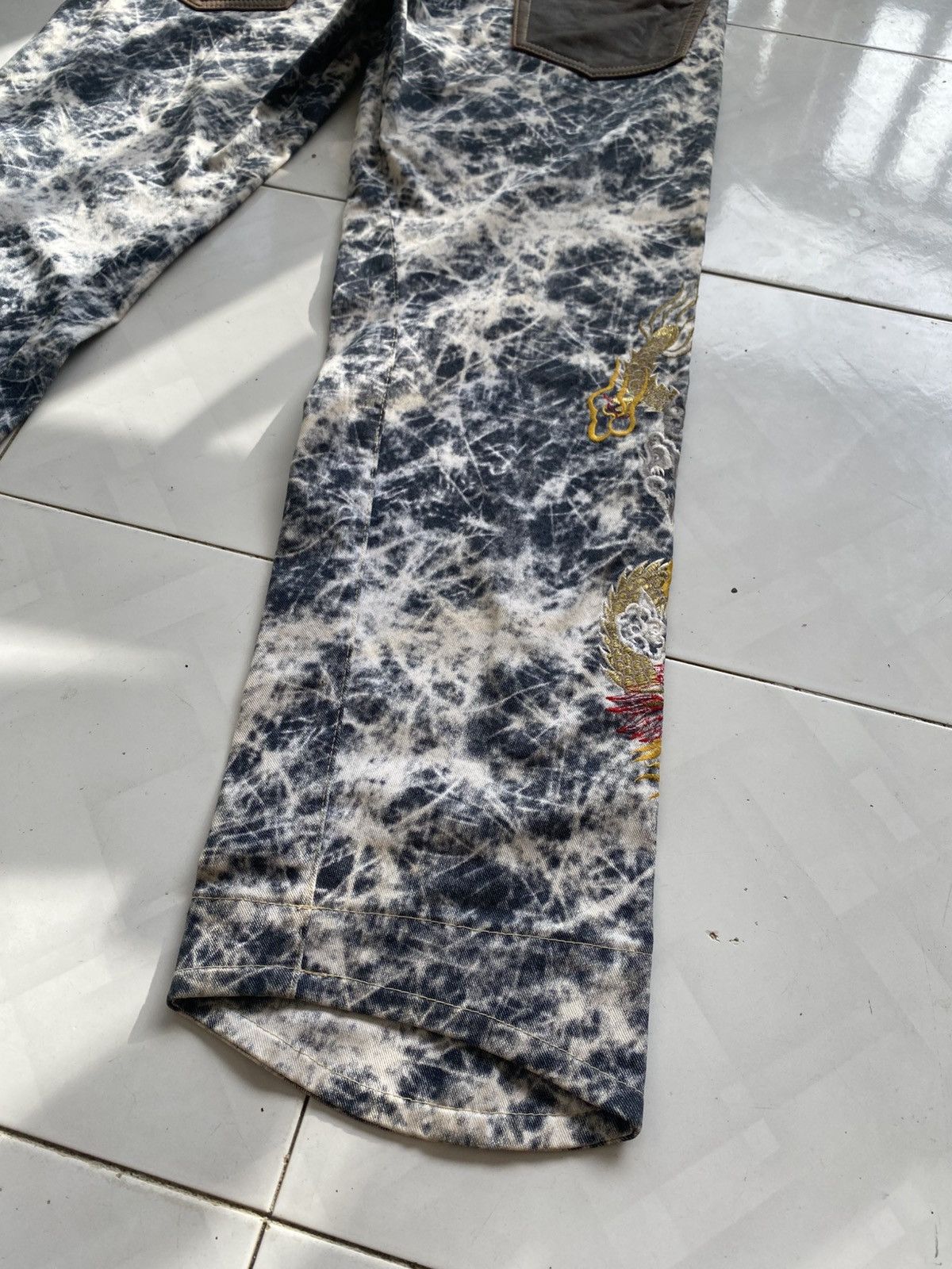 Japanese Brand Dobbi's Family Dragon Embroidery Lightweight Jeans Size US 33 - 6 Thumbnail