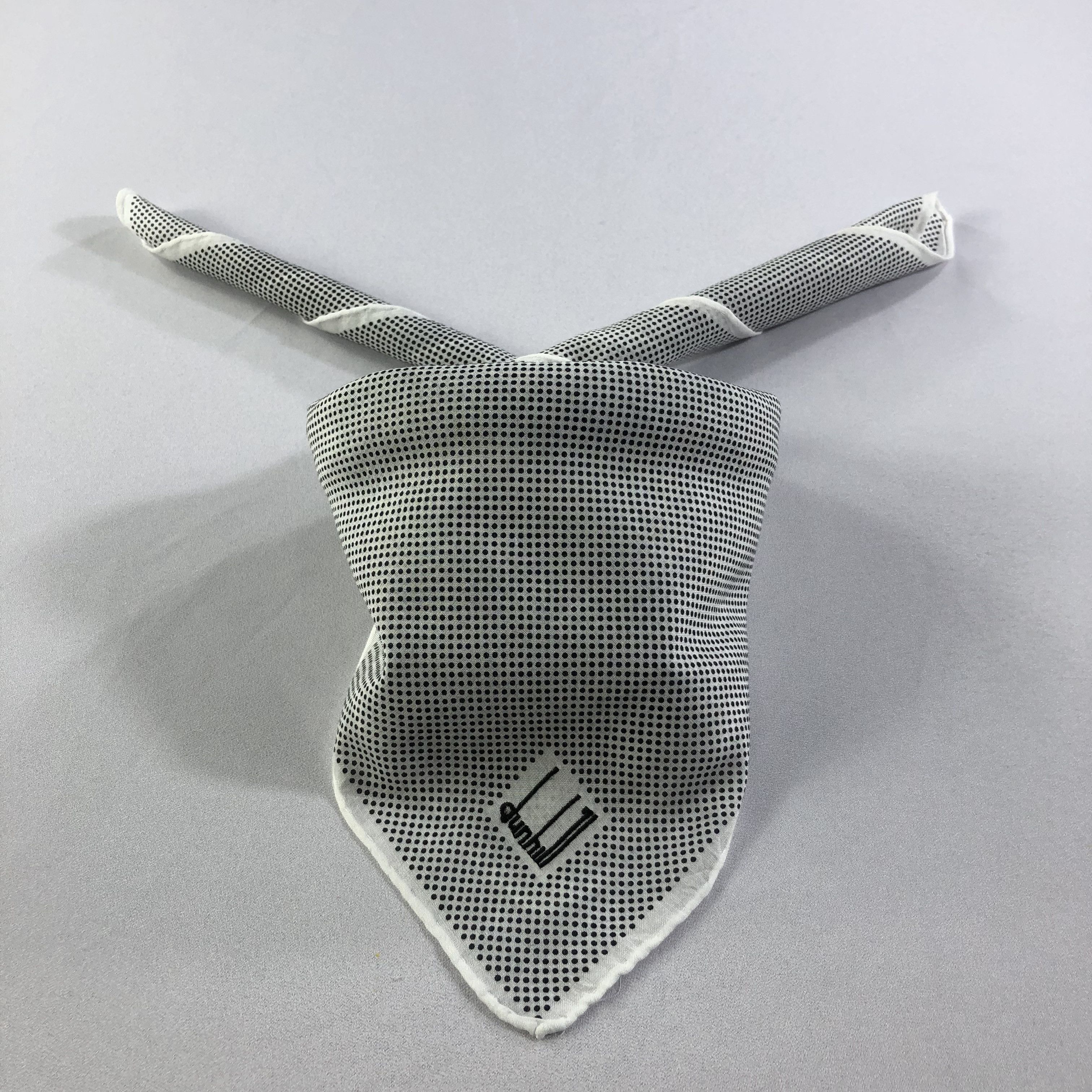 Alfred Dunhill × Vintage Dunhill Hand Rolled Handkerchief Neckerchief Bandana H2083 Size ONE SIZE - 1 Thumbnail