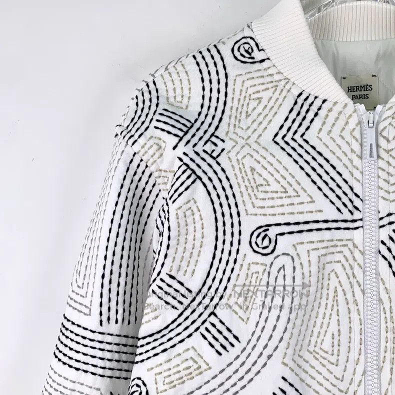 Hermes Hermes White Classic Embroidered Printed Cotton Stand Coll Size XS / US 0-2 / IT 36-38 - 3 Thumbnail