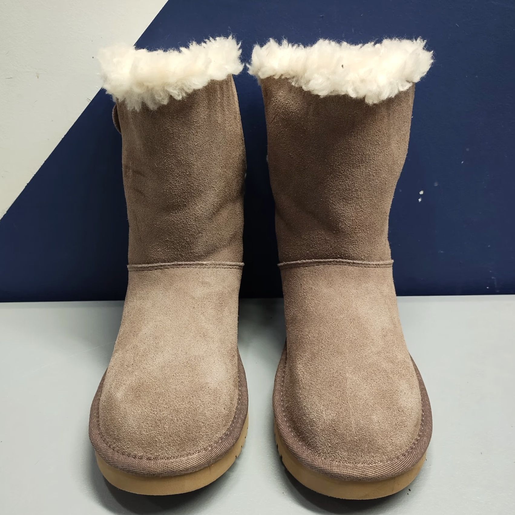 Vintage Koolaburra By Ugg Snow Boots Womens US 5 Gray White Sheepskin Mid-Calf 1020158 NWOB Size 5 Womens Snow Boot Size US 5 / IT 35 - 3 Thumbnail