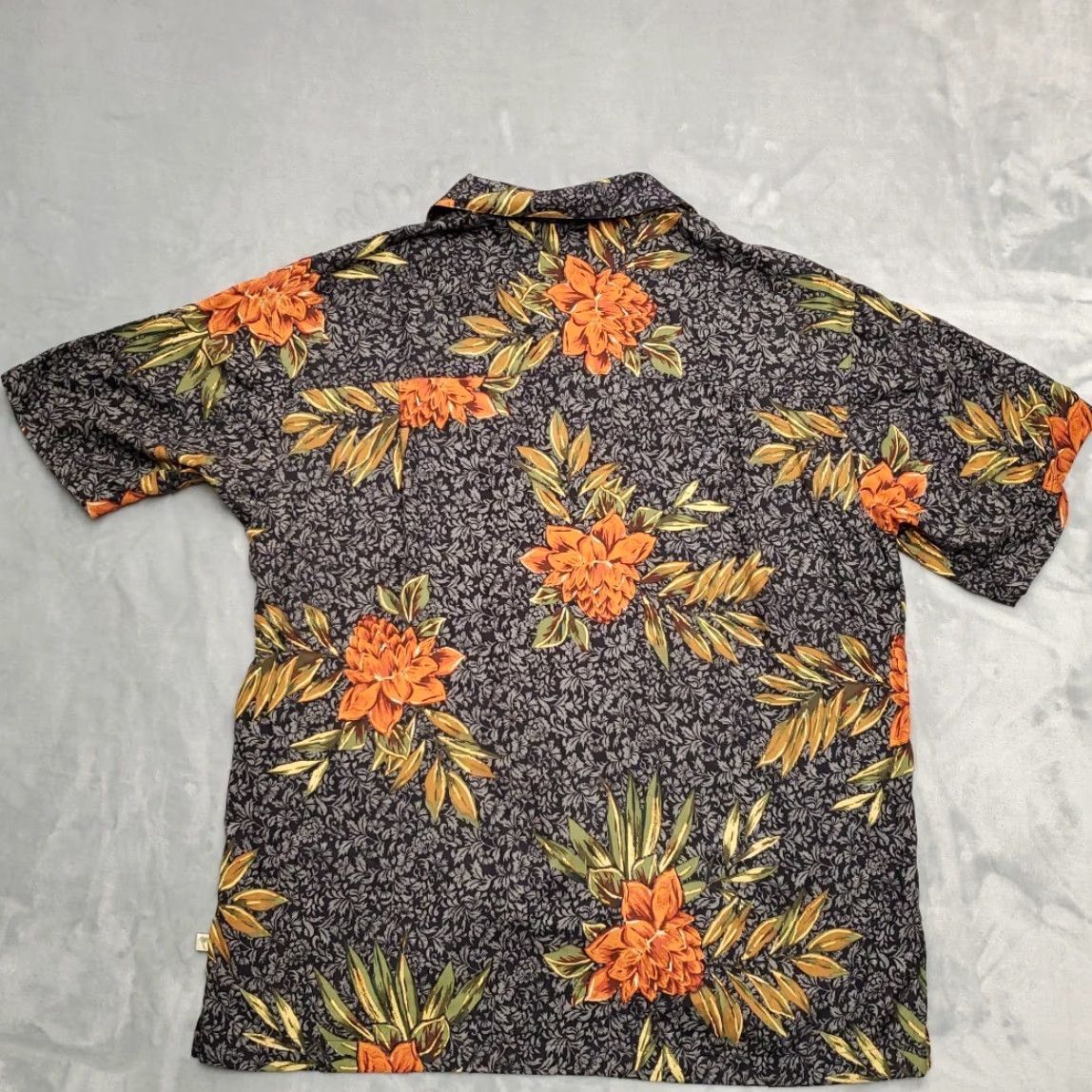 Vintage VINTAGE Island Shores Hawaiian Shirt Mens L Black Floral 100% Silk Camp Loop Collar Button-Up Short Sleeve Casual Mens Size US L / EU 52-54 / 3 - 6 Thumbnail