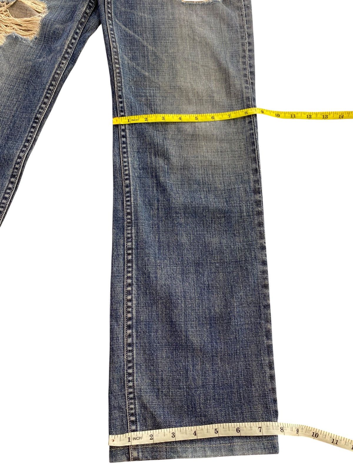 Levi's Levi’s Distressed Faded Wash Style Loose Jeans Size US 28 / EU 44 - 12 Thumbnail