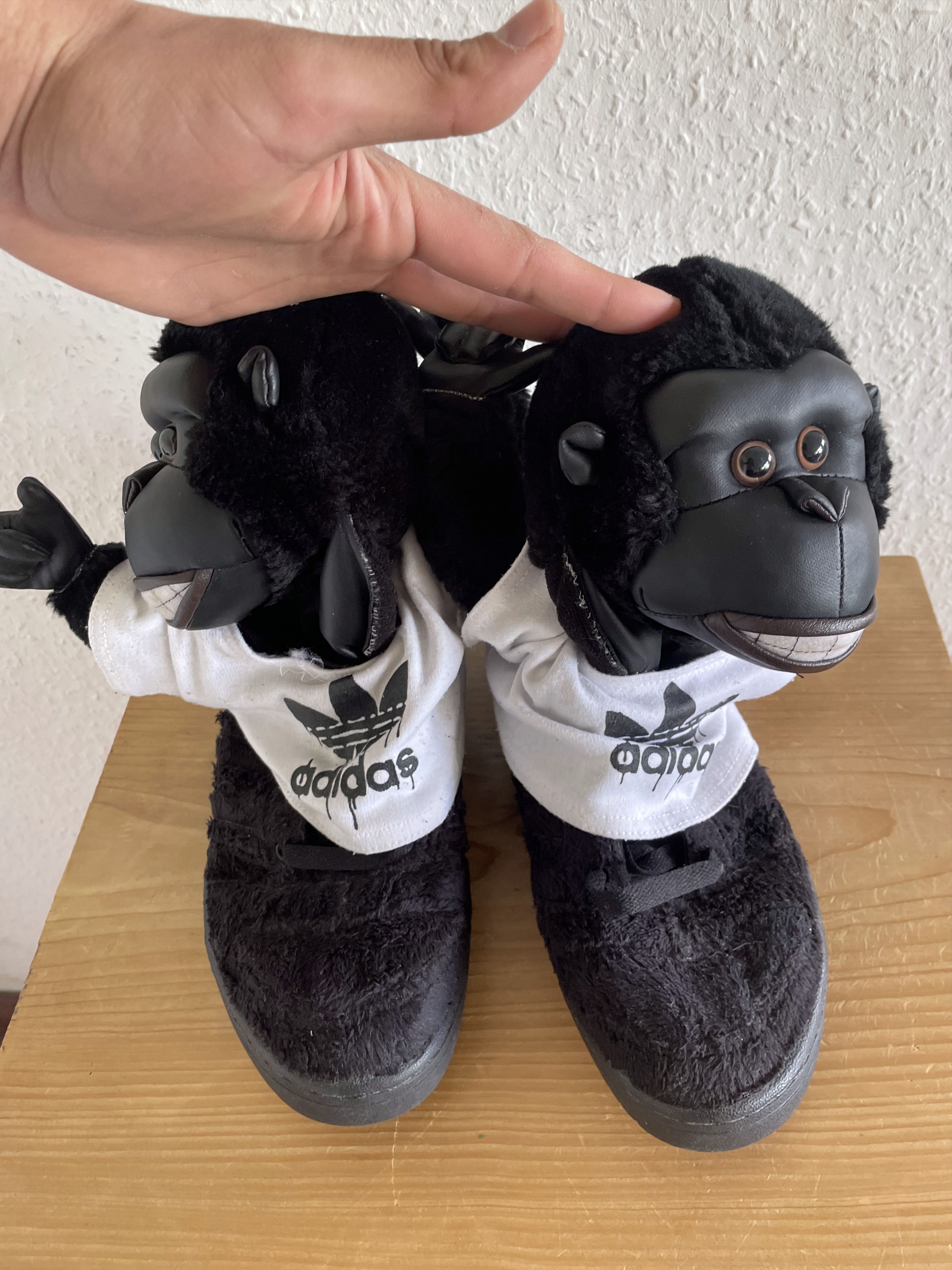 Adidas × Jeremy Scott Gorilla Sneaker Size US 7.5 / EU 40-41 - 4 Thumbnail