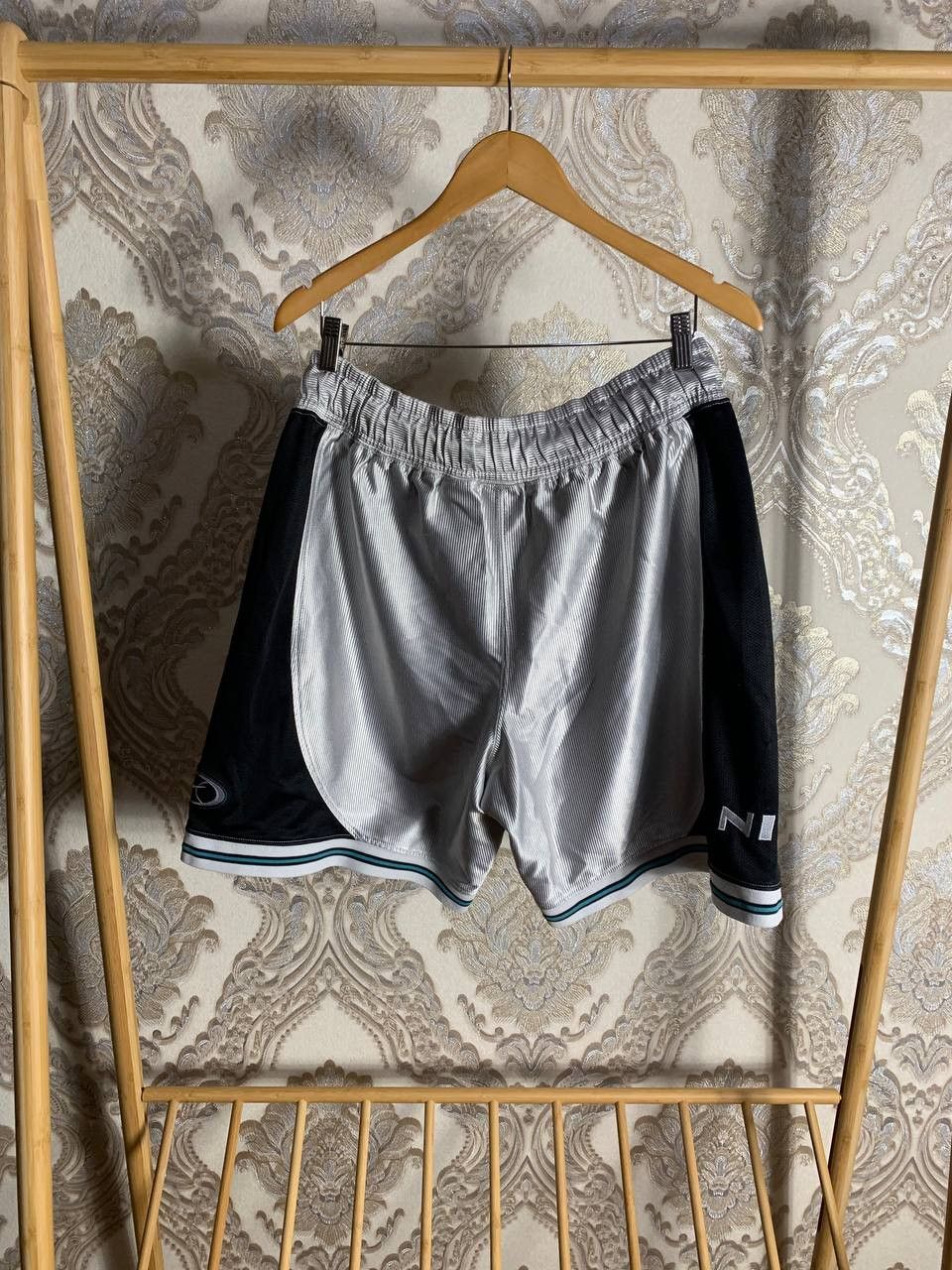 Nike Vintage Nike Retro Basketball Retro Shorts Drill Y2K 90s Usa Size US 34 / EU 50 - 12 Thumbnail