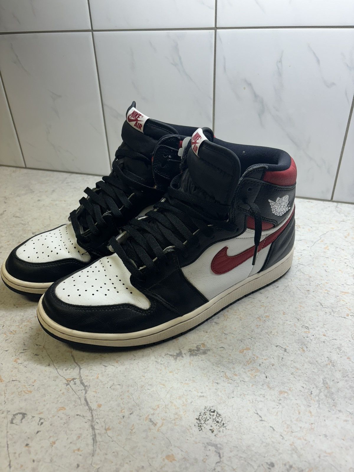 Jordan Brand Air Jordan 1 Retro High OG ‘Gym Red’ Size US 13 / EU 46 - 2 Thumbnail
