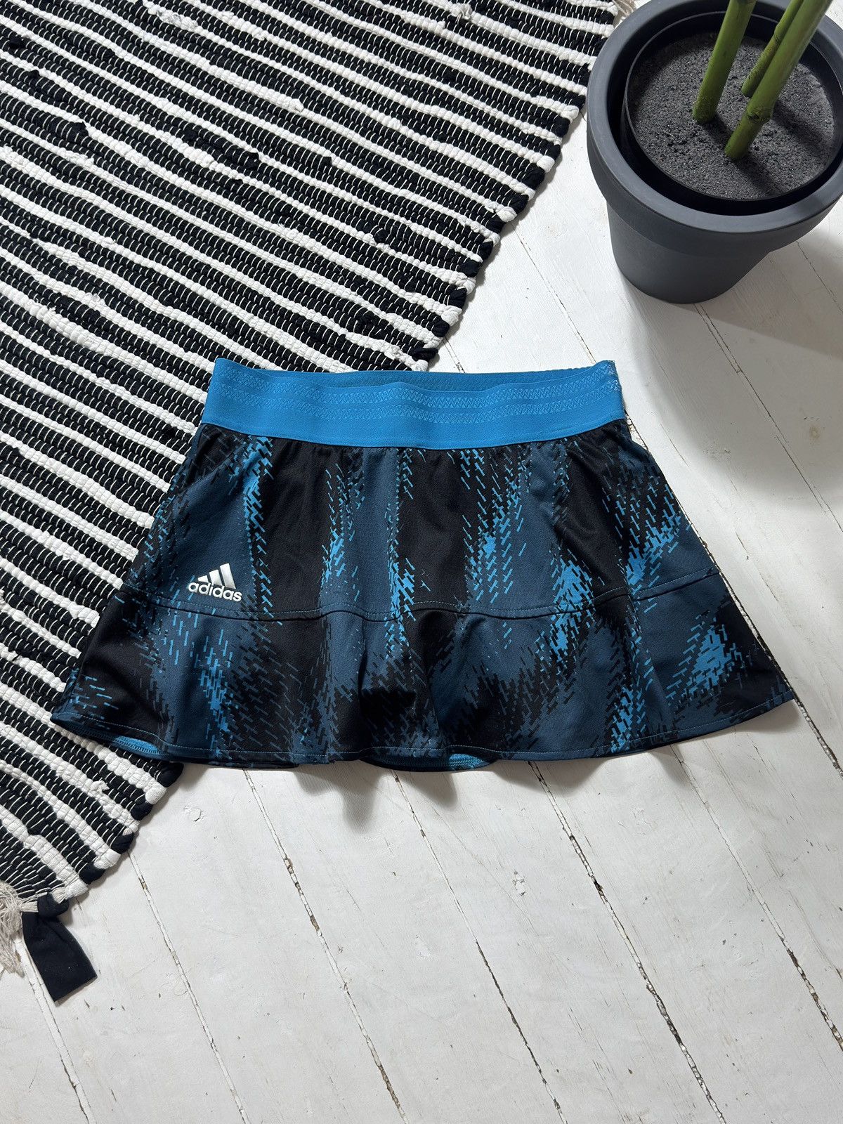 Adidas VINTAGE ADIDAS PRIMEBLUE TENNIS MINI SKIRT WITH SHORTS Size 28" / US 6 / IT 42 - 1 Thumbnail