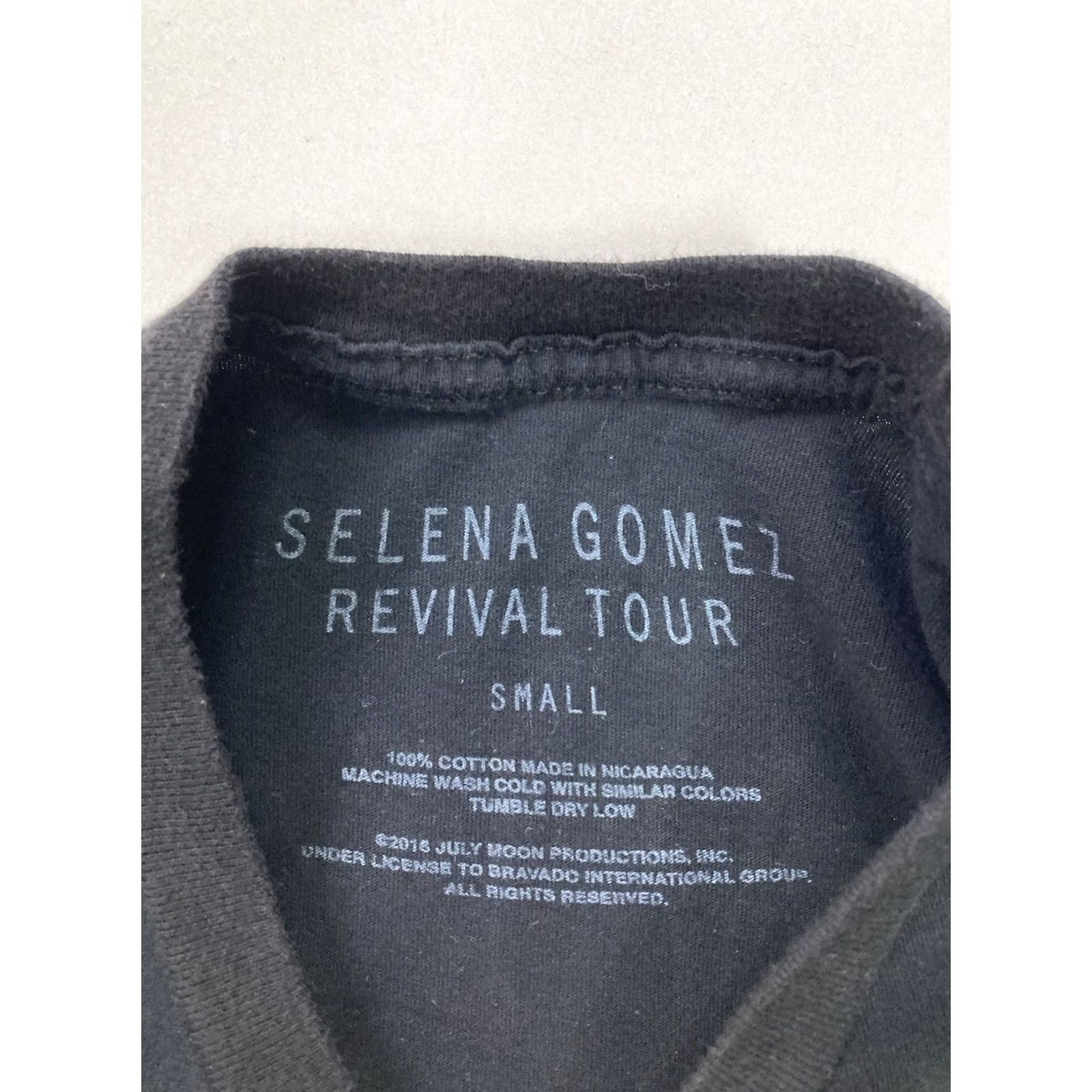 Vintage VINTAGE Selena Gomez Revival Tour 2016 Graphic T-shirt Women Small Black Music Shirt Adult Womens Small White Crew Neck Short Sleeve Pullover Cotton Size S / US 4 / IT 40 - 4 Thumbnail