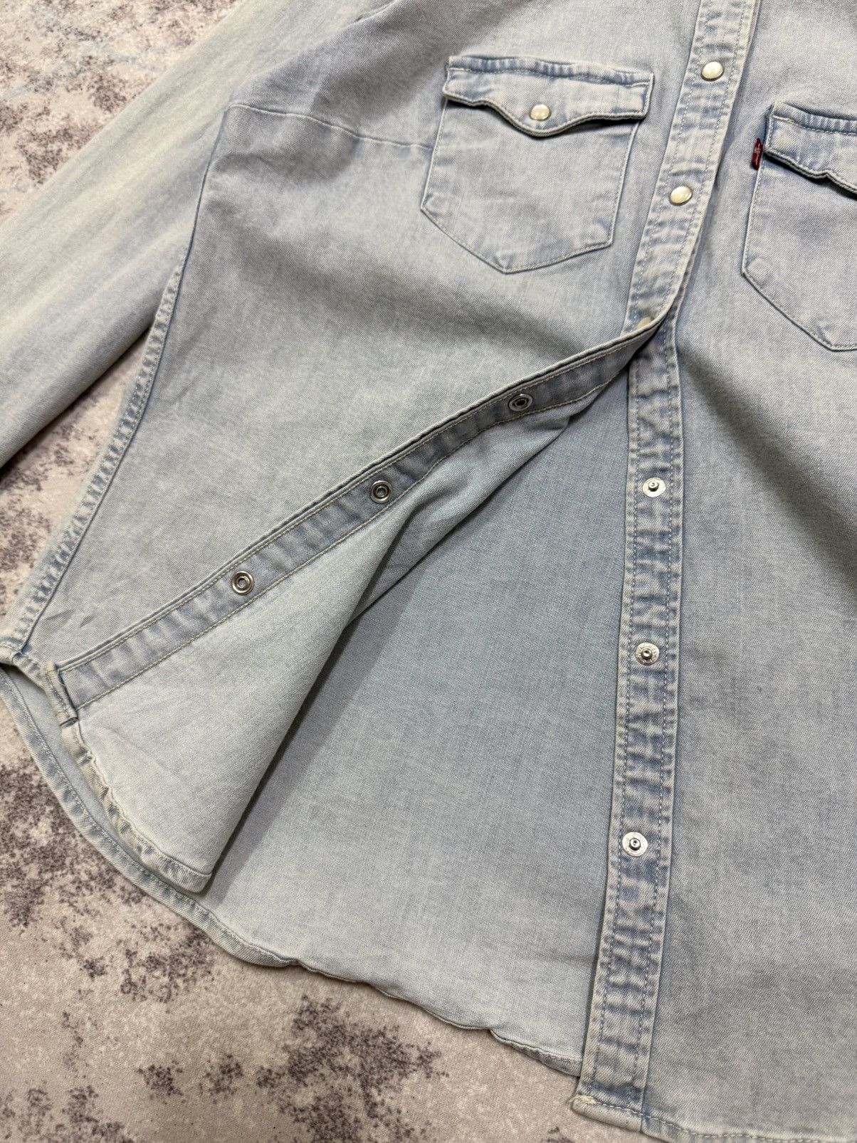 Levi's LEVI’S CLASSIC FIT SNAP BUTTON DENIM JEANS SHIRT Size XS / US 0-2 / IT 36-38 - 12 Thumbnail