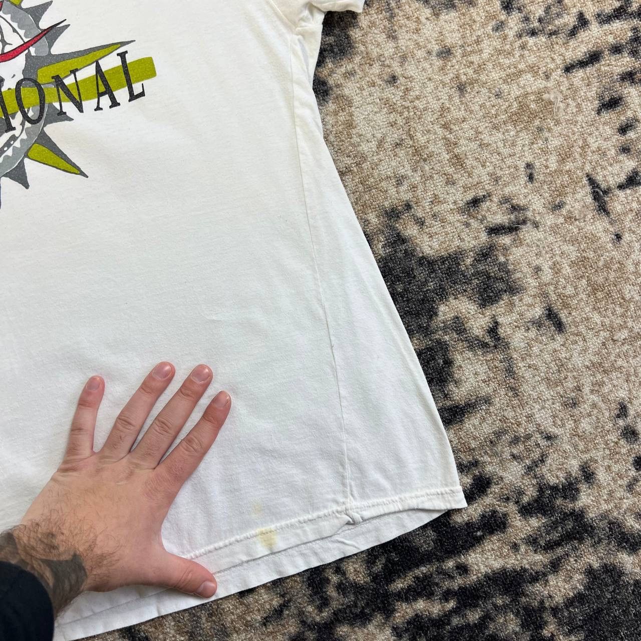 Nike Nike International Big Logo Vintage 90s White T-Shirt 1TS15 Size US L / EU 52-54 / 3 - 7 Thumbnail