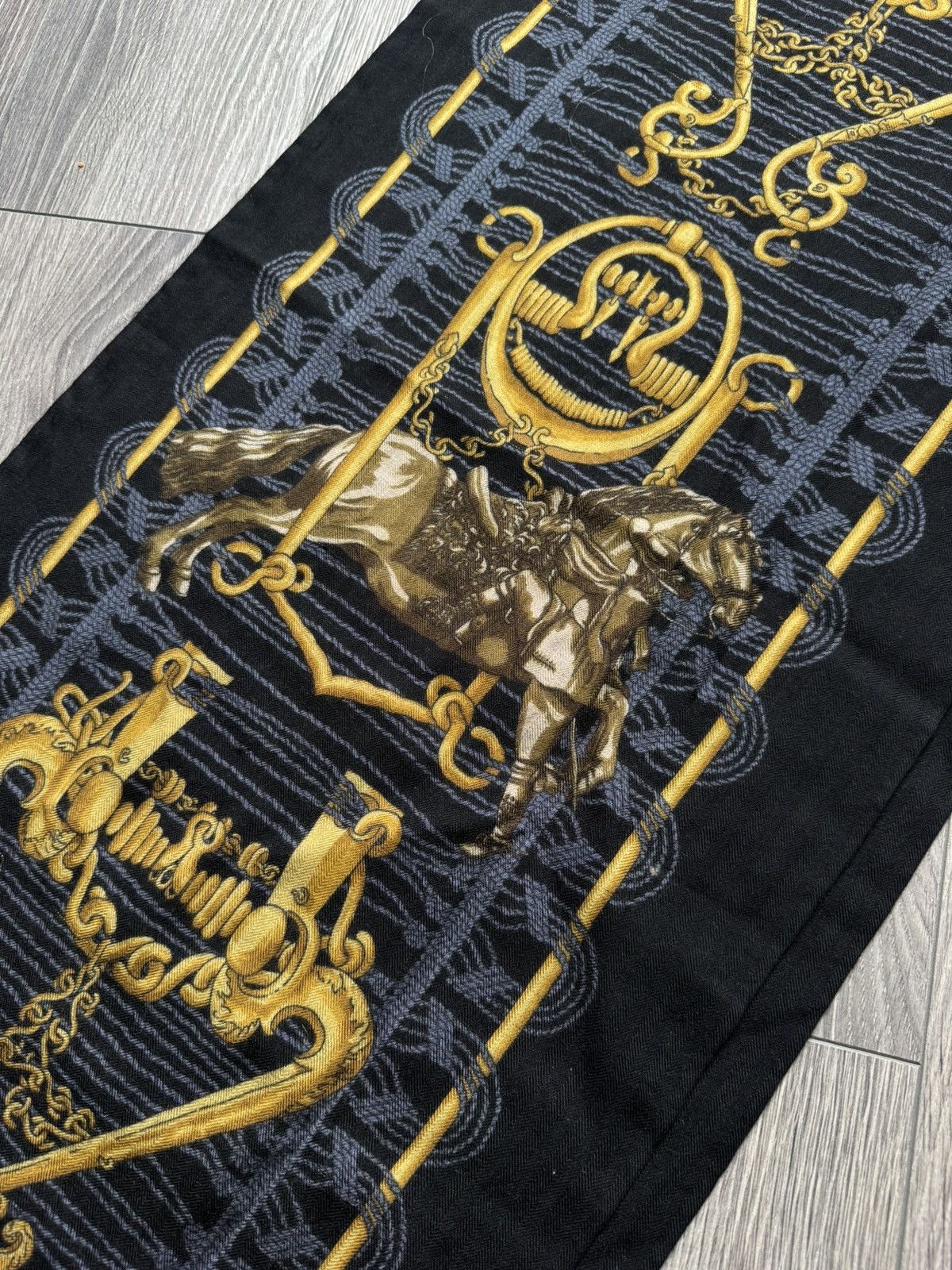 Hermes Hermès Les Cavaliers d'or Black/Gold Cashmere/Silk scarf OS Size ONE SIZE - 6 Thumbnail
