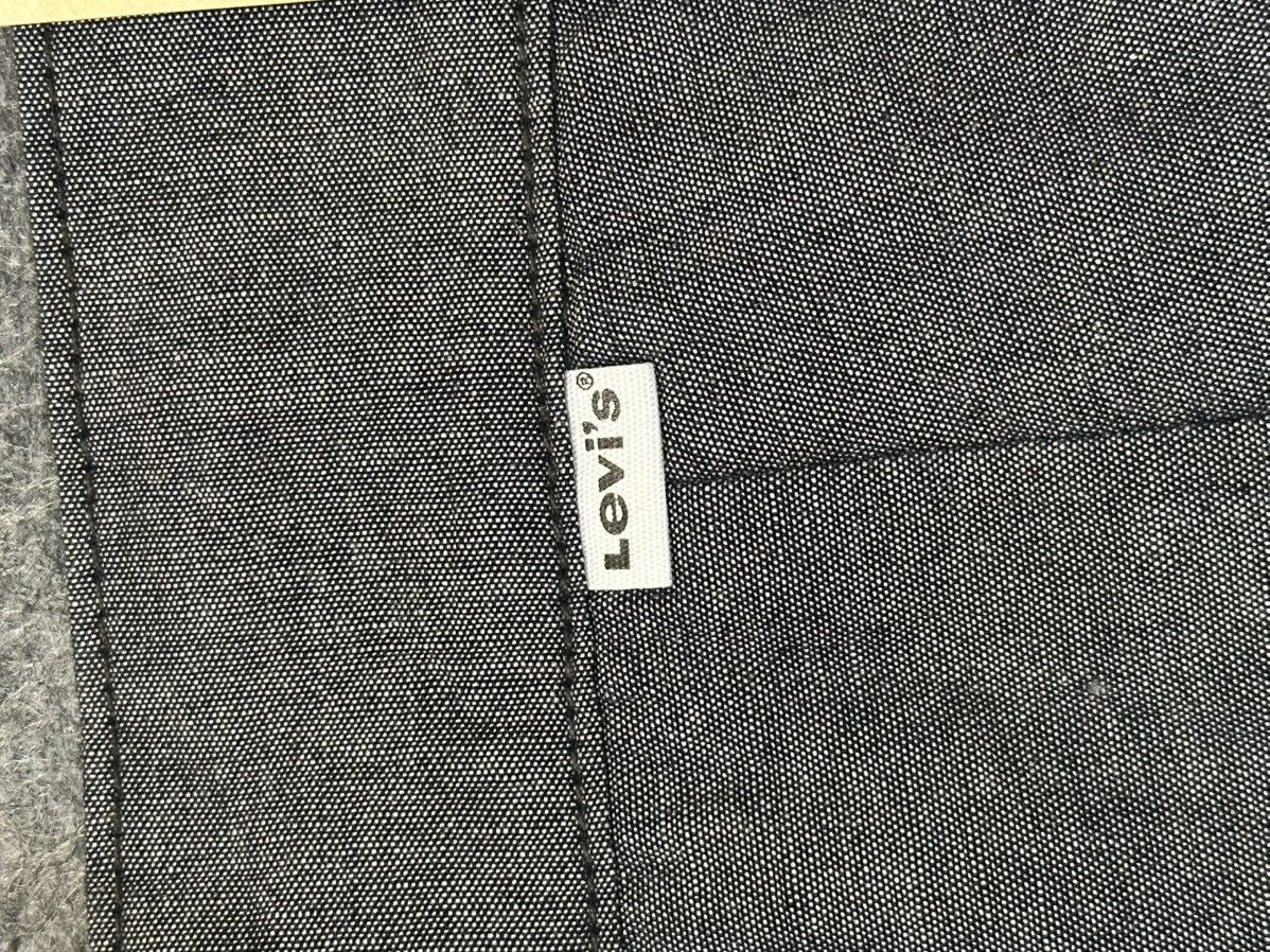 Levi's Levi's Men's 502 Regular Taper Fit chambray chino shorts. Size US 36 / EU 52 - 13 Thumbnail