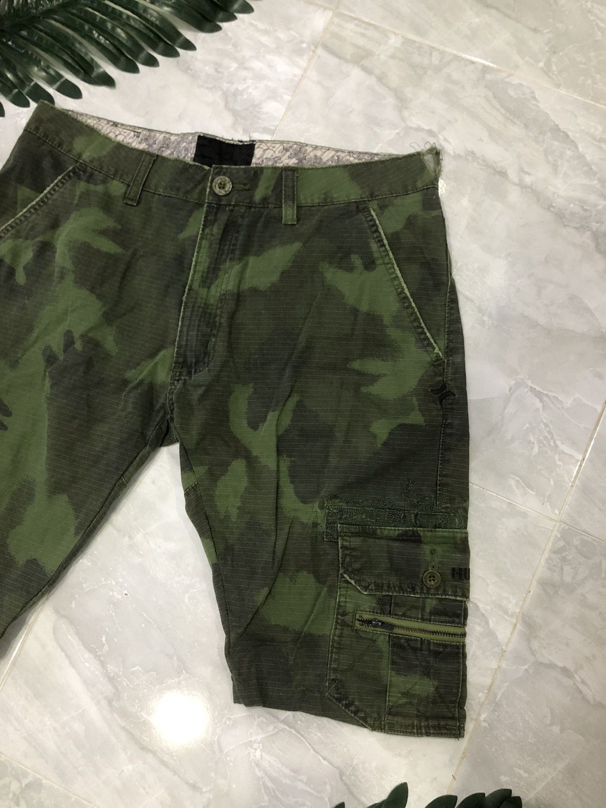 Hurley Hurley Camo Military Style Short Pants Size US 32 / EU 48 - 2 Thumbnail