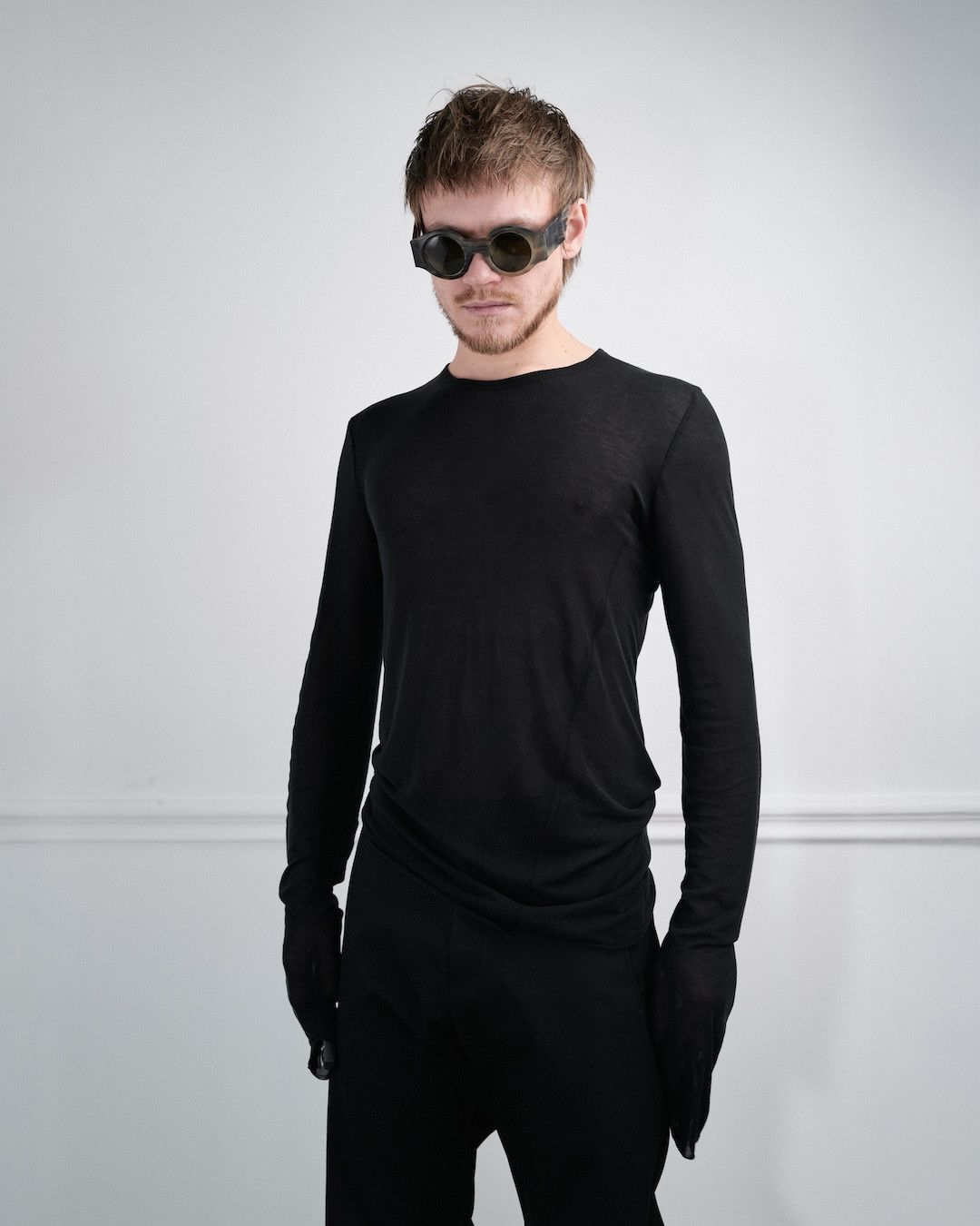 Individual Sentiments ASSYMETRIC TWISTED LONGSLEEVE Size US XL / EU 56 / 4 - 7 Thumbnail