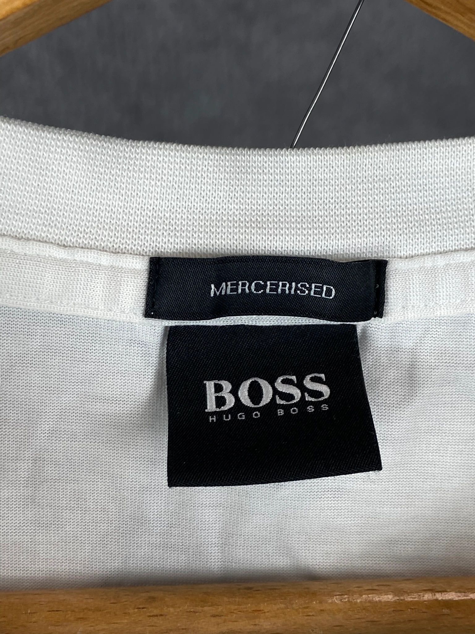 Hugo Boss Hugo Boss White Tee / Quiet Luxury Essential (L) Size US L / EU 52-54 / 3 - 4 Thumbnail