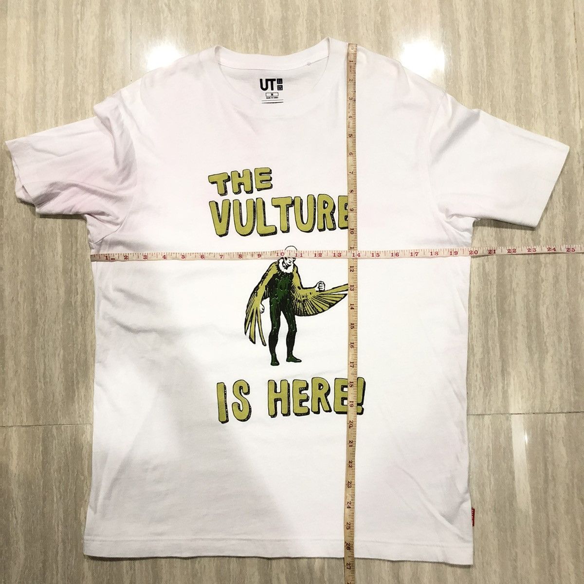 Japanese Brand THE VULTURE IS HERE! By Marvel x UNIQLO Short Sleeve T-shirt Size US M / EU 48-50 / 2 - 3 Thumbnail