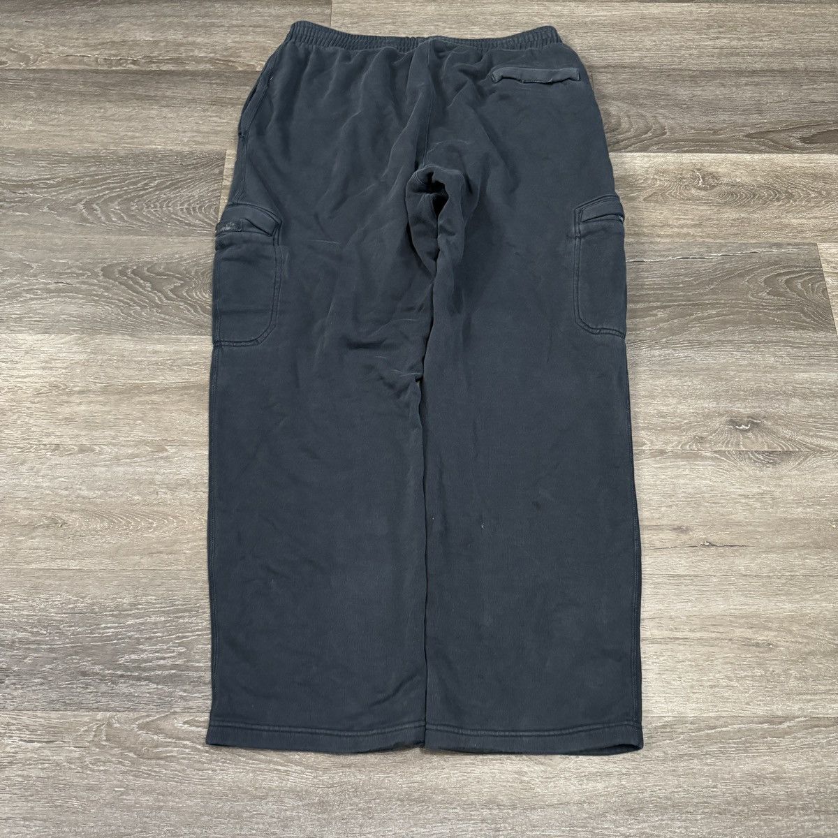 Nike × Vintage Essential Vintage y2k Nike wide leg cargo sweatpants Size US 33 - 2 Thumbnail
