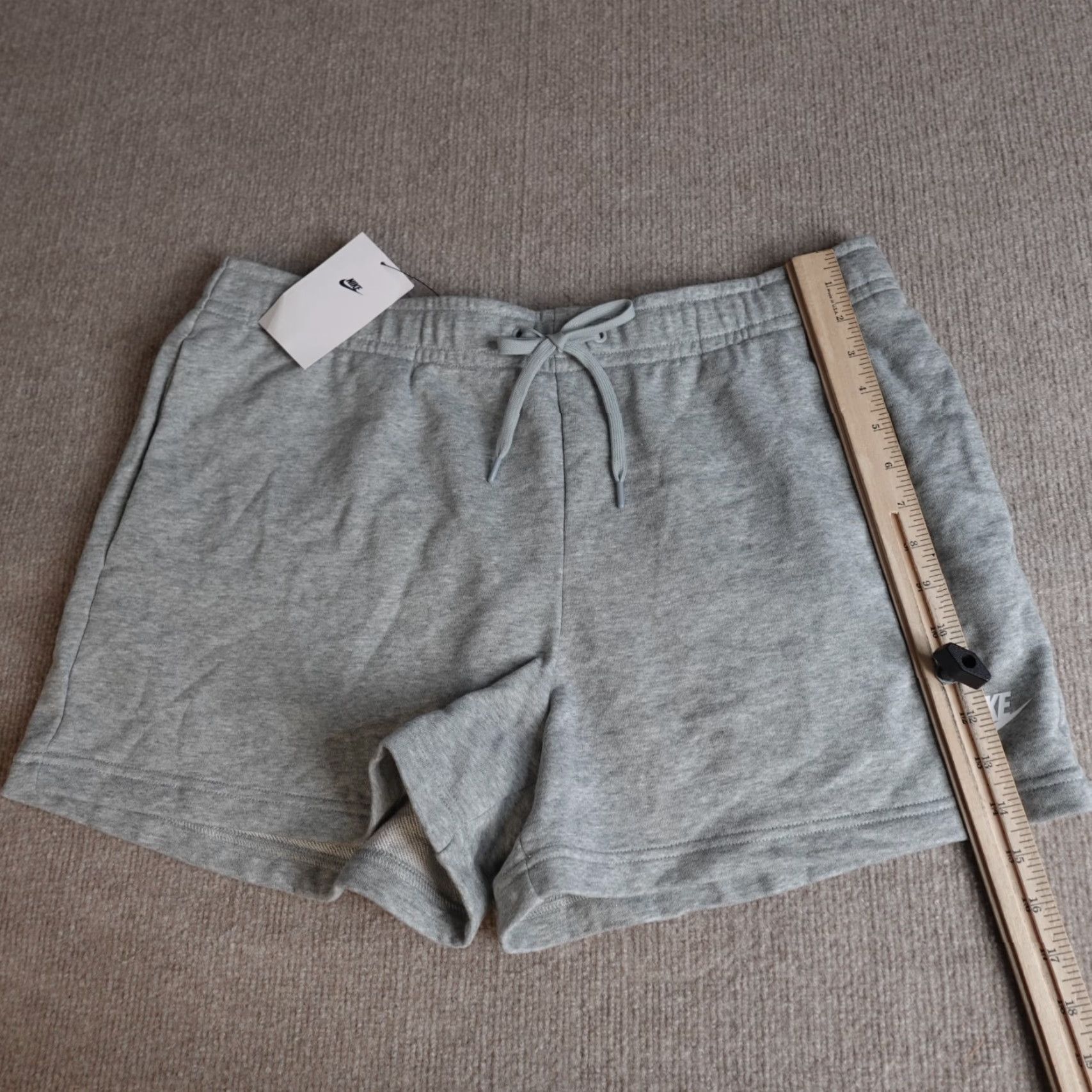 Nike Nike Womens Shorts XL Gray Air Drawstring Jersey CJ3924-063 Club Fleece NEW Size XL / US 12-14 / IT 48-50 - 2 Thumbnail