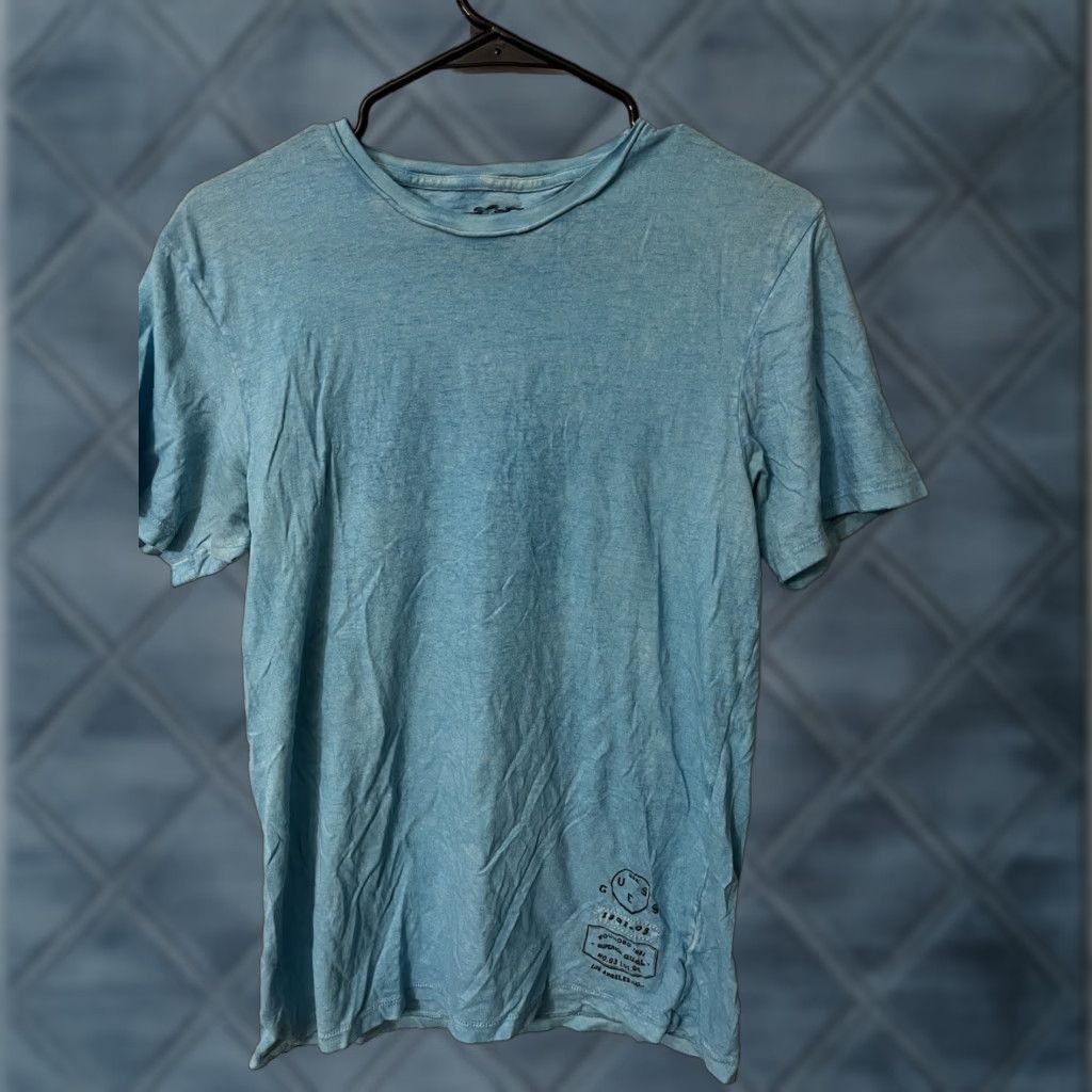 Guess GUESS T-Shirt Mens Small Blue Graphic Logo Crew Neck Short Sleeve Cotton Knit Regular Fit Vintage? No Size US S / EU 44-46 / 1 - 1 Thumbnail