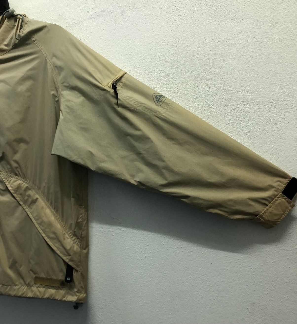 Nike ACG Vintage Nike ACG Outer Layer Windbreaker Jacket Men’s Small Size US S / EU 44-46 / 1 - 5 Thumbnail