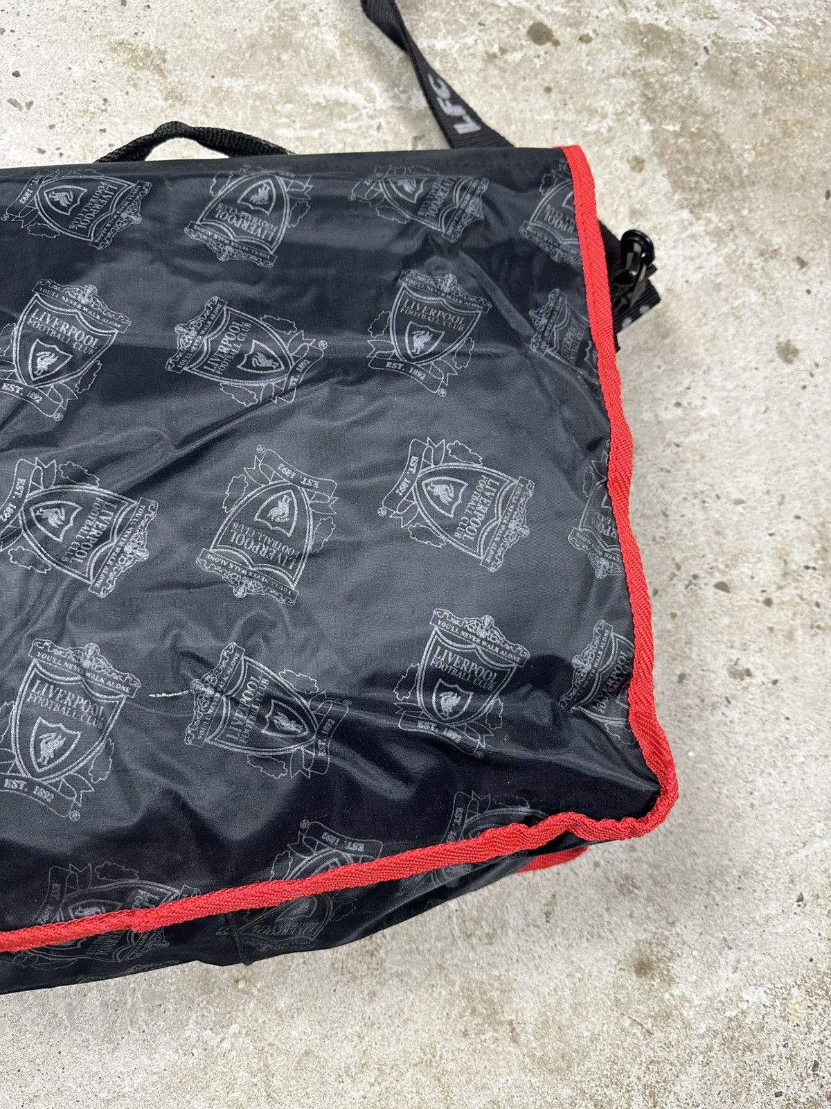 Vintage Vintage Y2K Liverpool Black Big Logo Messenger Bag Monogram Size ONE SIZE - 7 Thumbnail