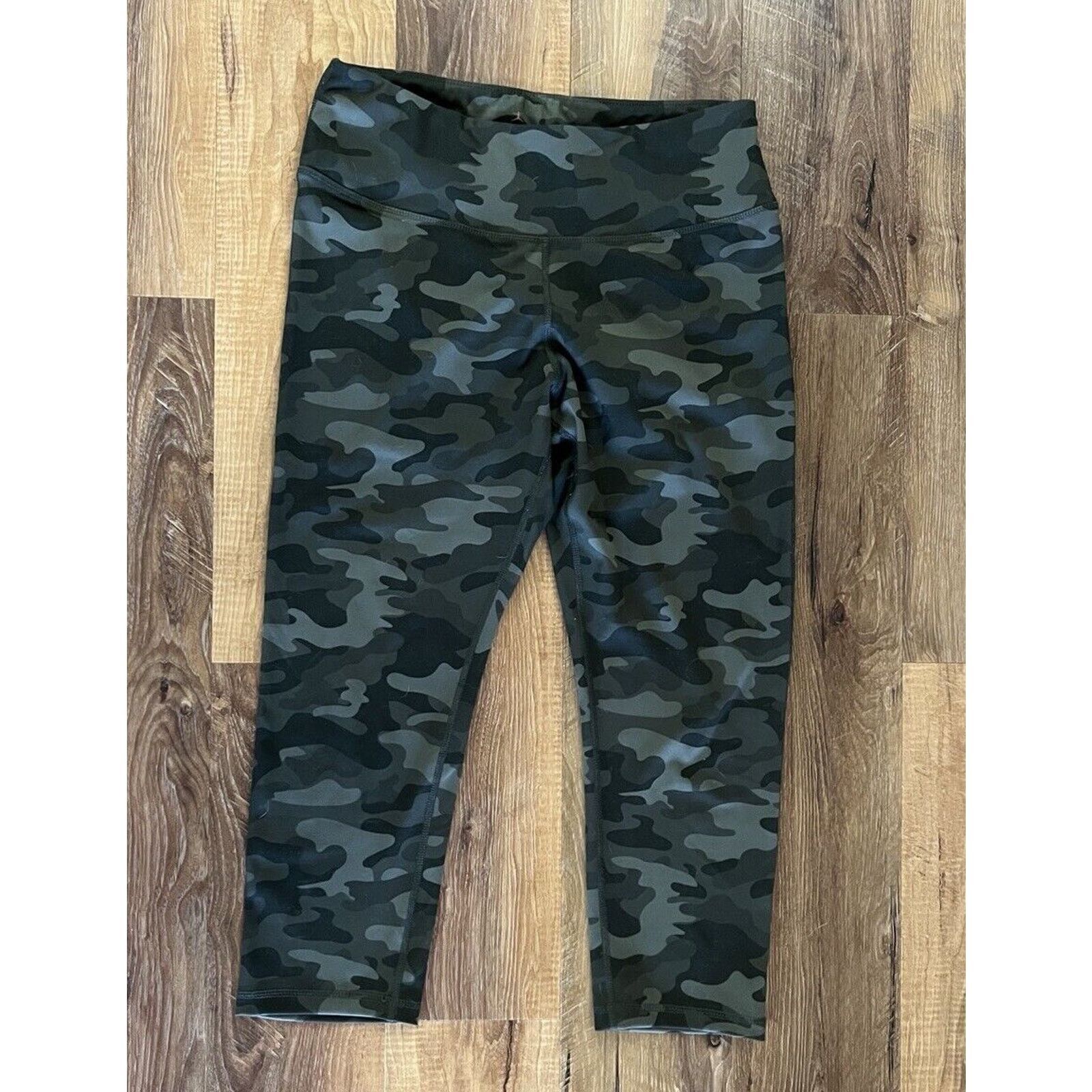Other Danskin Ladies' High Rise Olive Green Camo Size L Legging Size 30" / US 8 / IT 44 - 1 Thumbnail