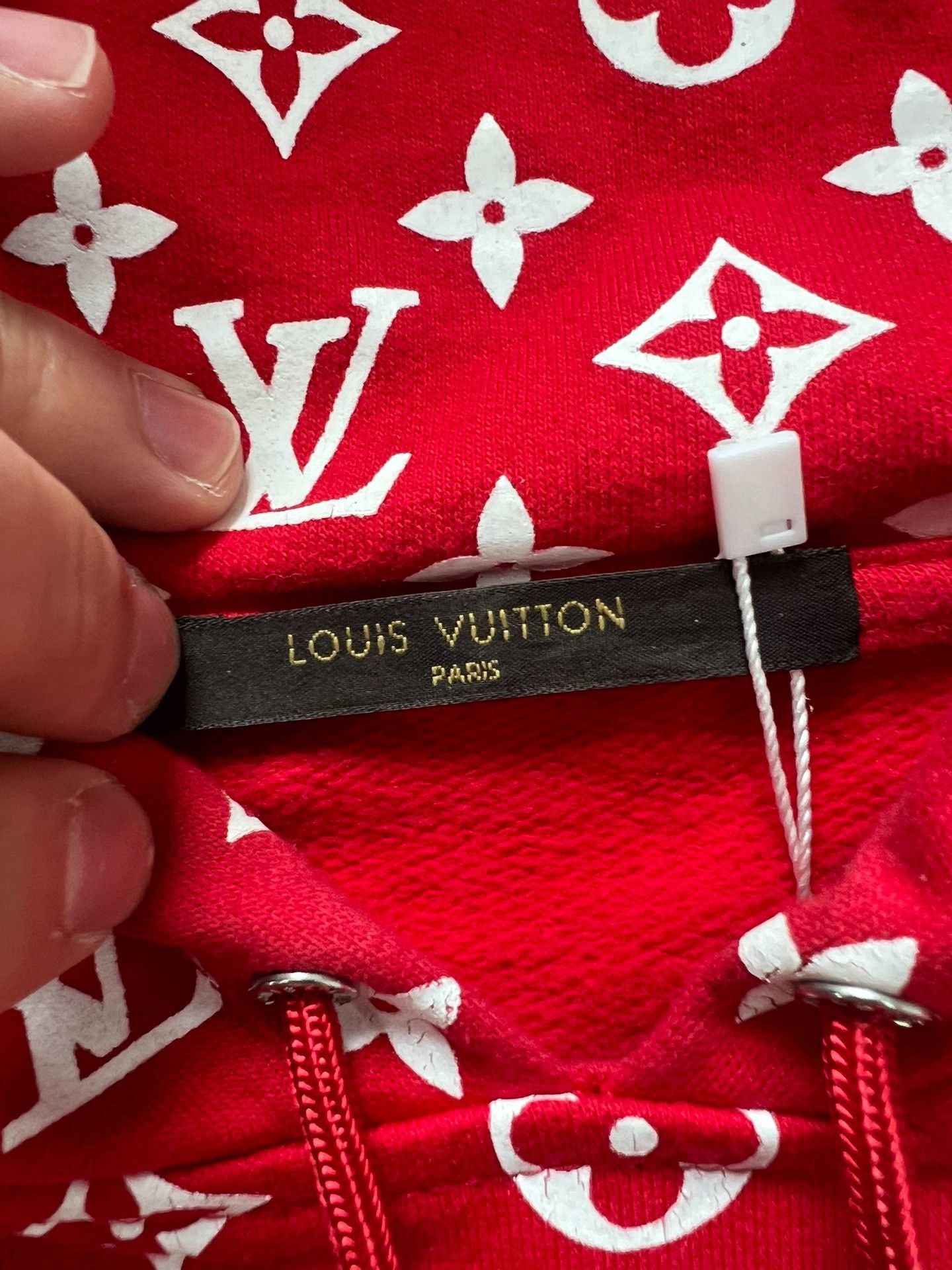 Louis Vuitton Louis Vuitton X Supreme Co-branded Hoodie with Full Logo ho Size US XS / EU 42 / 0 - 4 Thumbnail