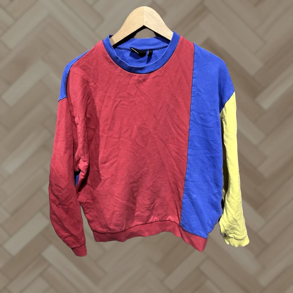 Asos ASOS Design Colorblock Sweatshirt Small Red Blue Crewneck Pullover Size S / US 4 / IT 40 - 1 Thumbnail