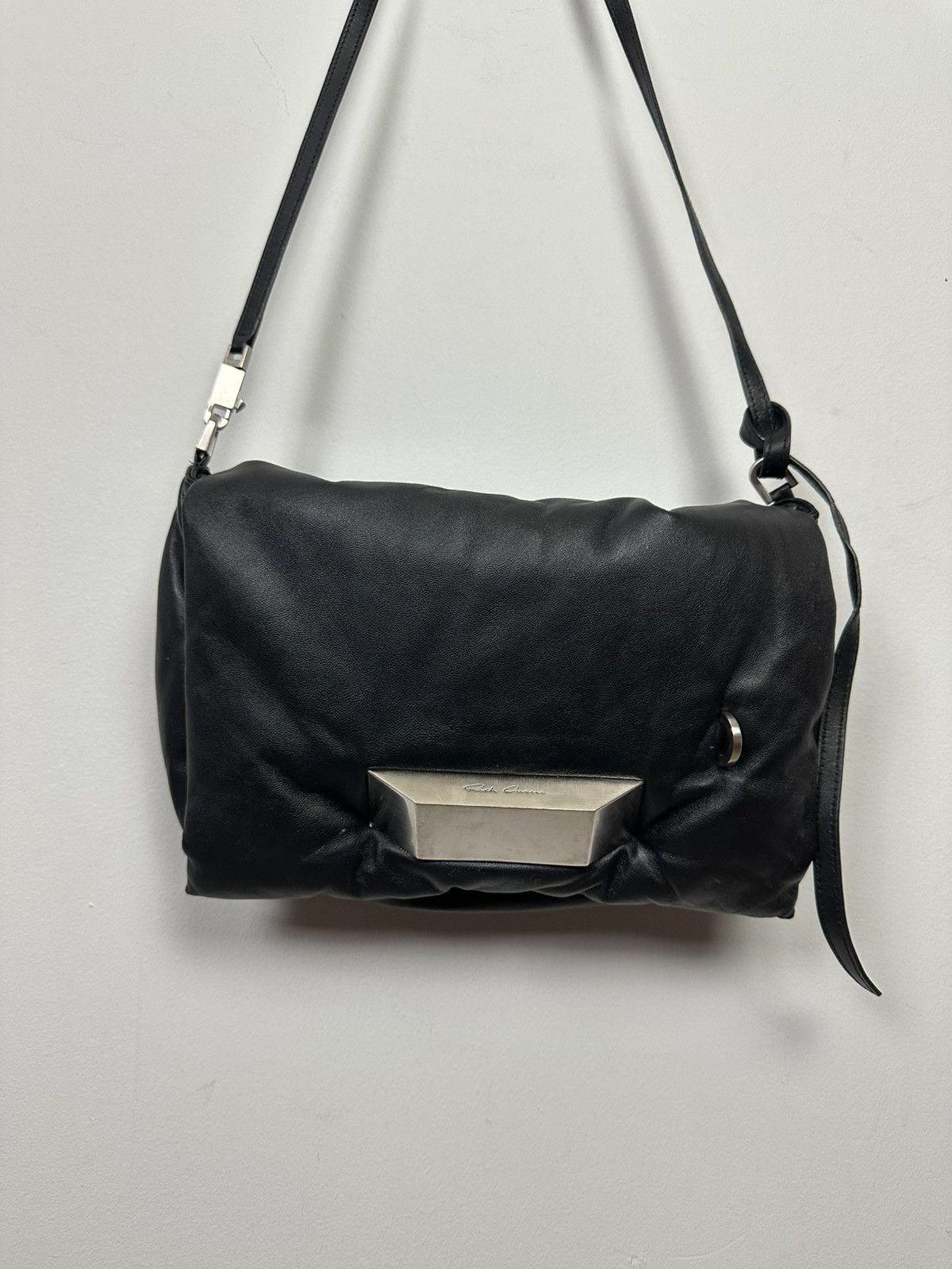 Rick Owens FW22 ‘STROBE’ Beveled Pillow Bag Size ONE SIZE - 2 Thumbnail