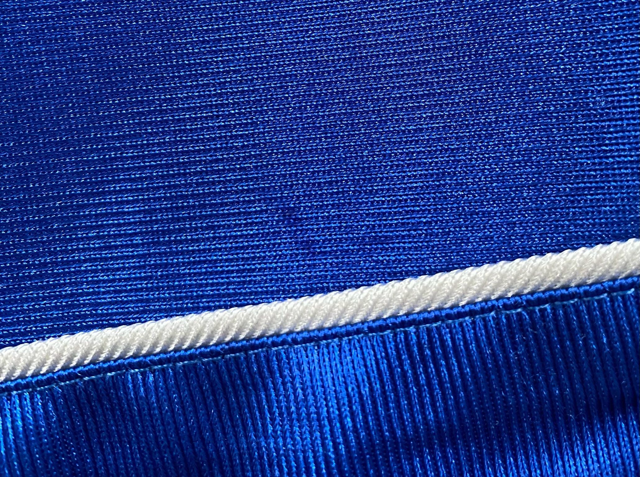 Umbro 90’s Umbro Shiny Blue & White Nylon Shorts Men’s Medium Size US 34 / EU 50 - 6 Thumbnail