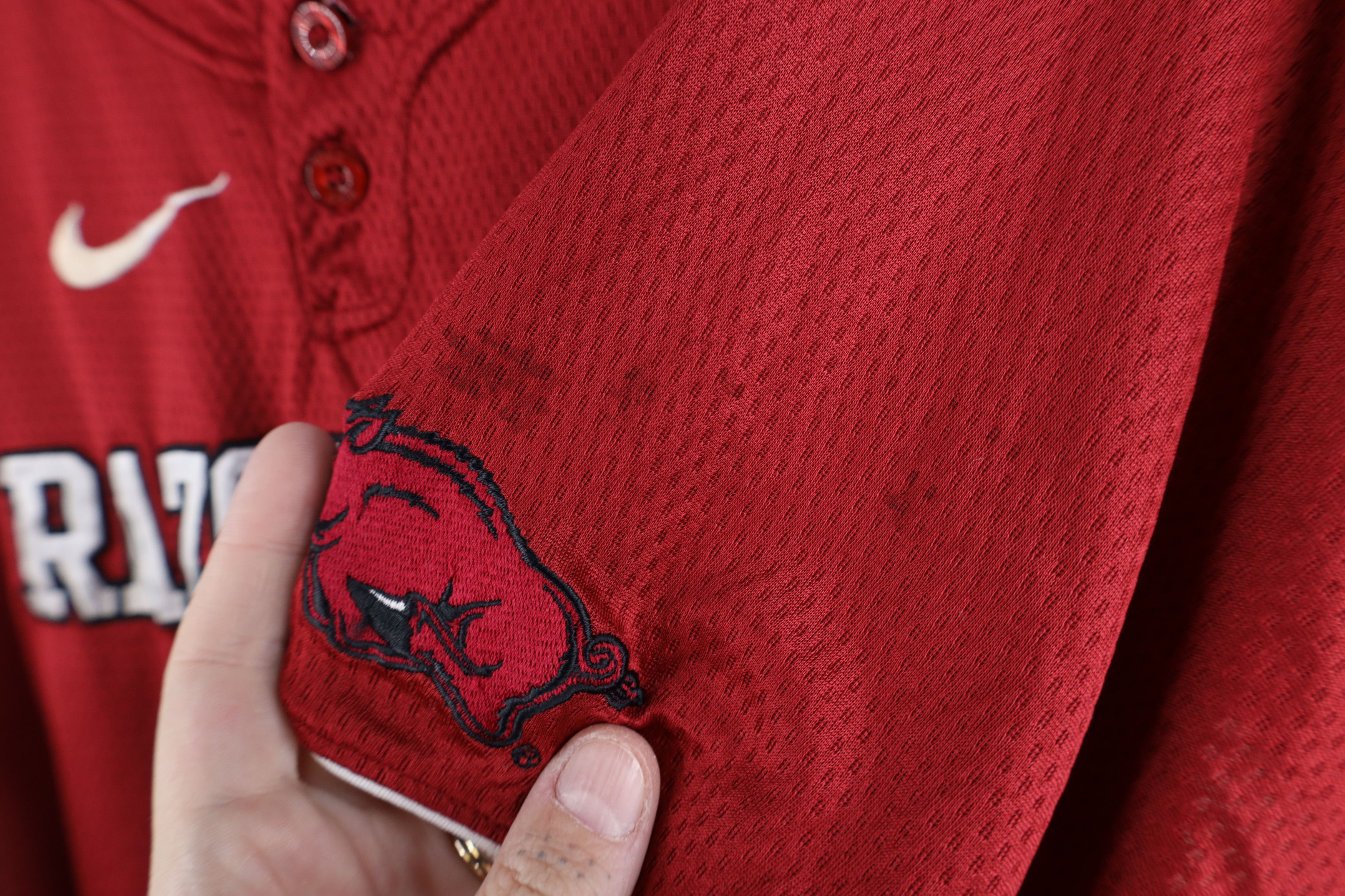 Nike Nike University of Arkansas Baseball Jersey Henley Shirt Size US S / EU 44-46 / 1 - 9 Thumbnail