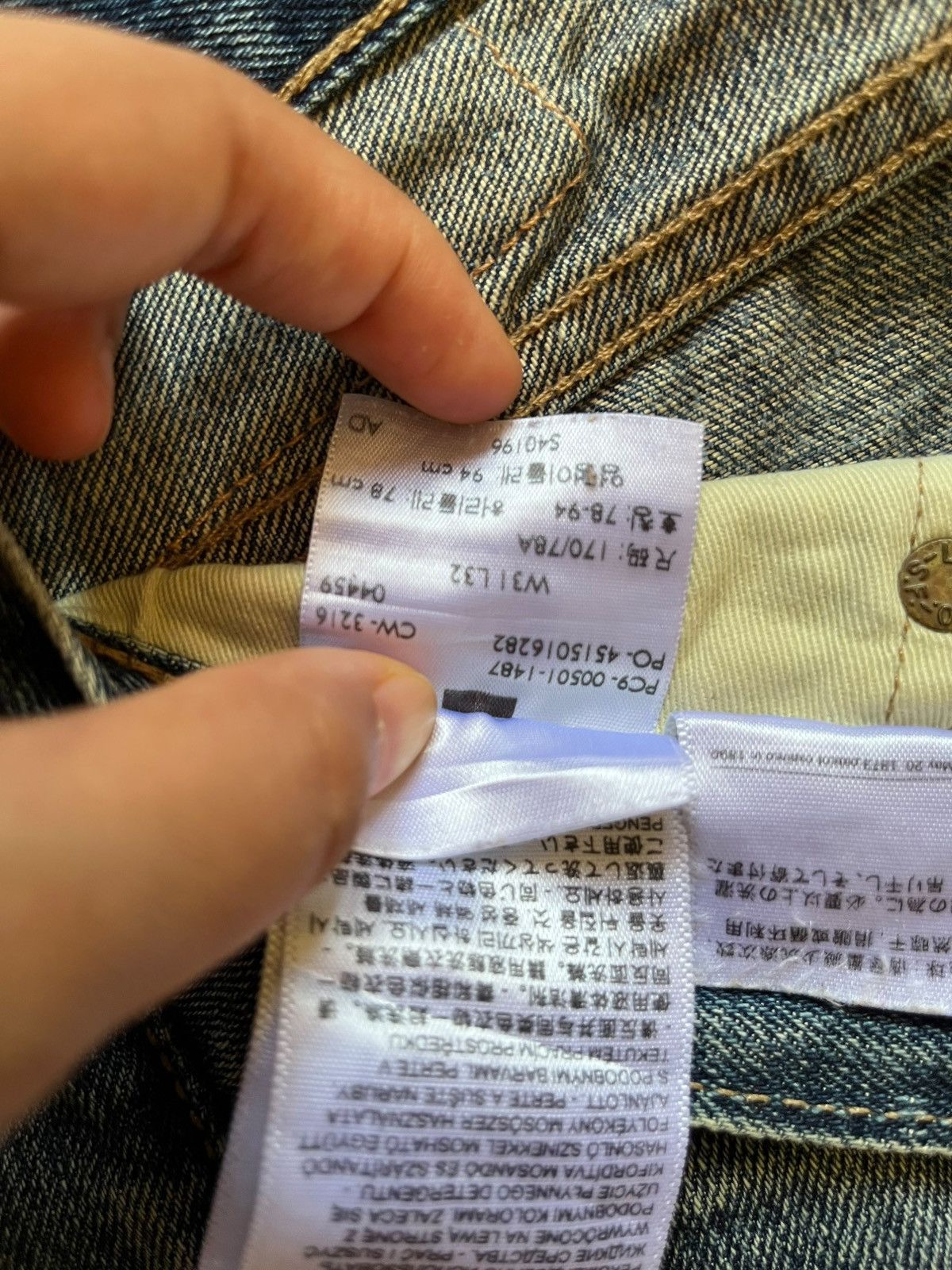 Levi's SALES🔥Vintage Levis 501 Faded Wash Distressed Loose Jeans Size US 33 - 12 Thumbnail