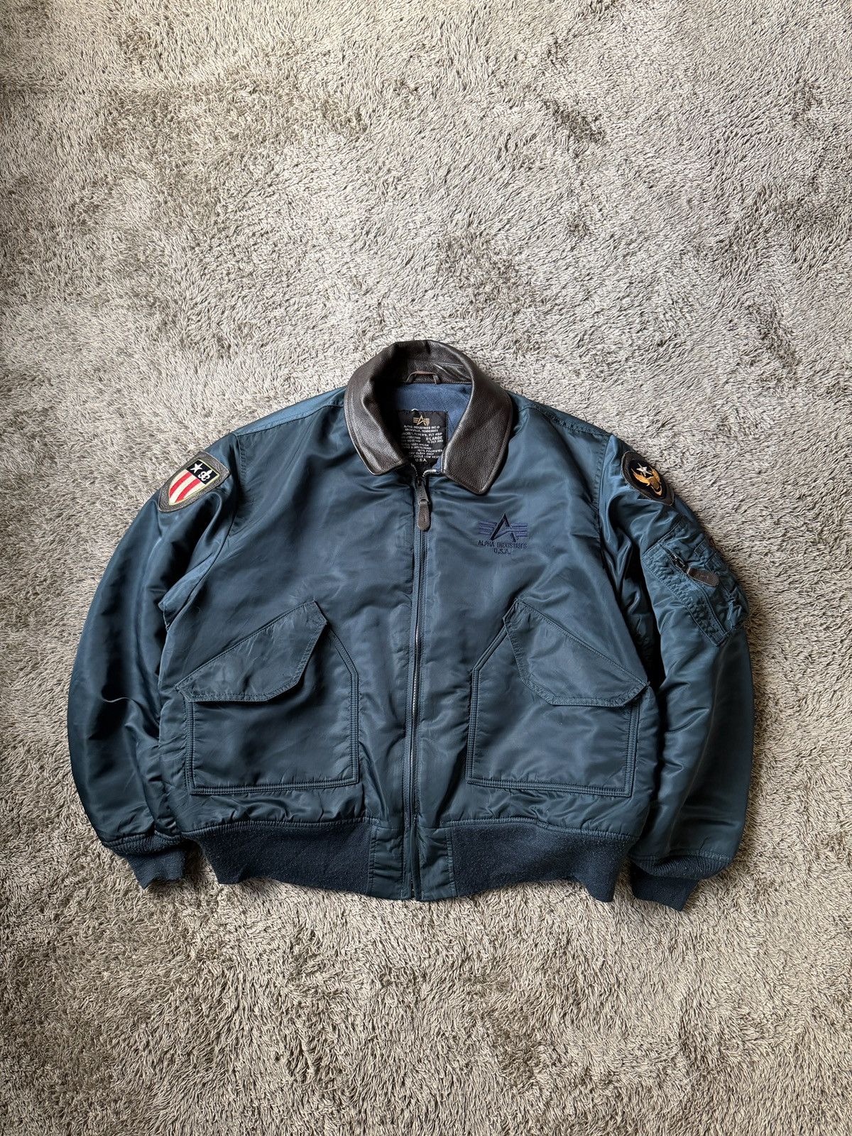 Alpha Industries Alpha Industries bomber. Size US L / EU 52-54 / 3 - 3 Thumbnail
