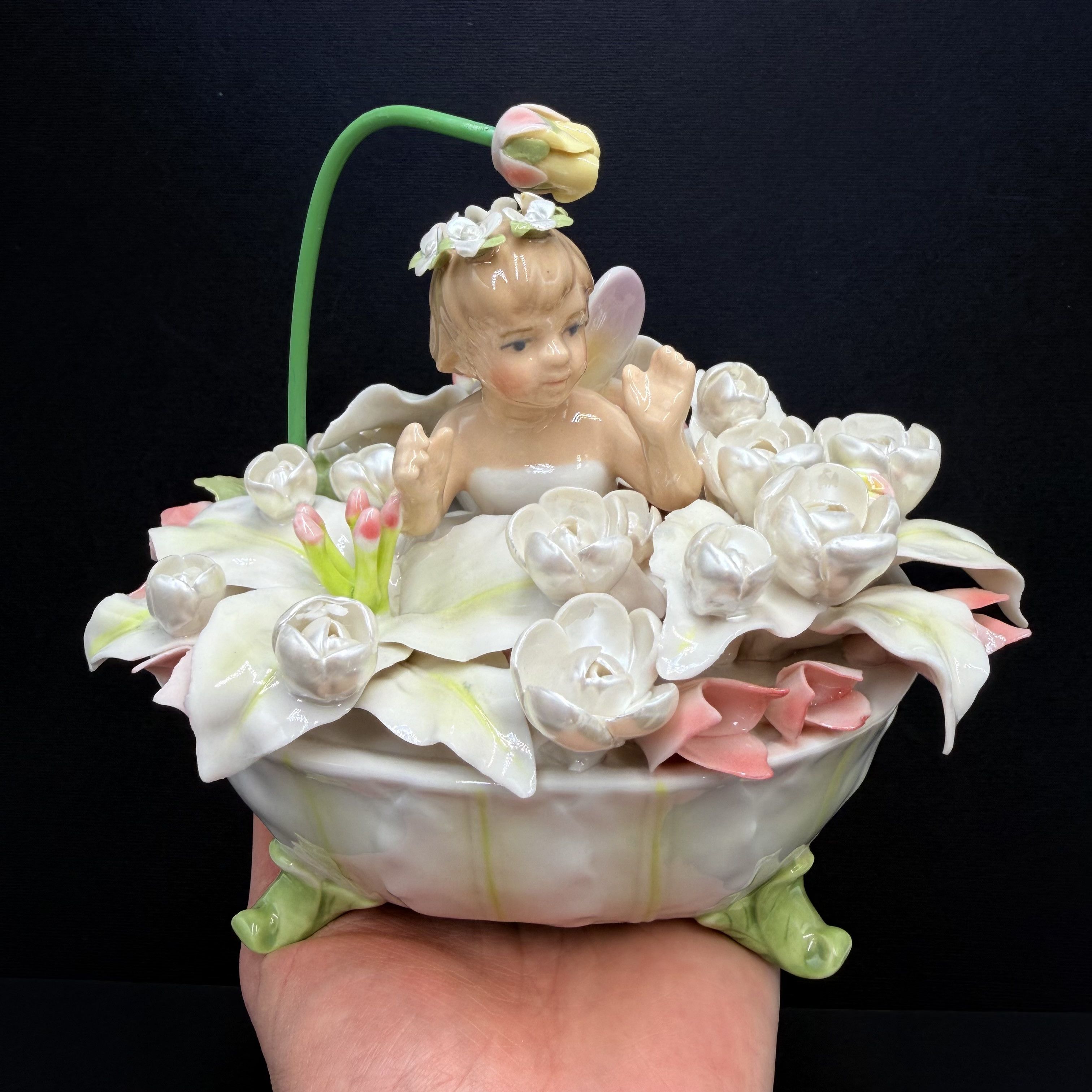 Vintage Pavone Musical Fairy Porcelain Flower Bath Music Box Size ONE SIZE - 1 Thumbnail