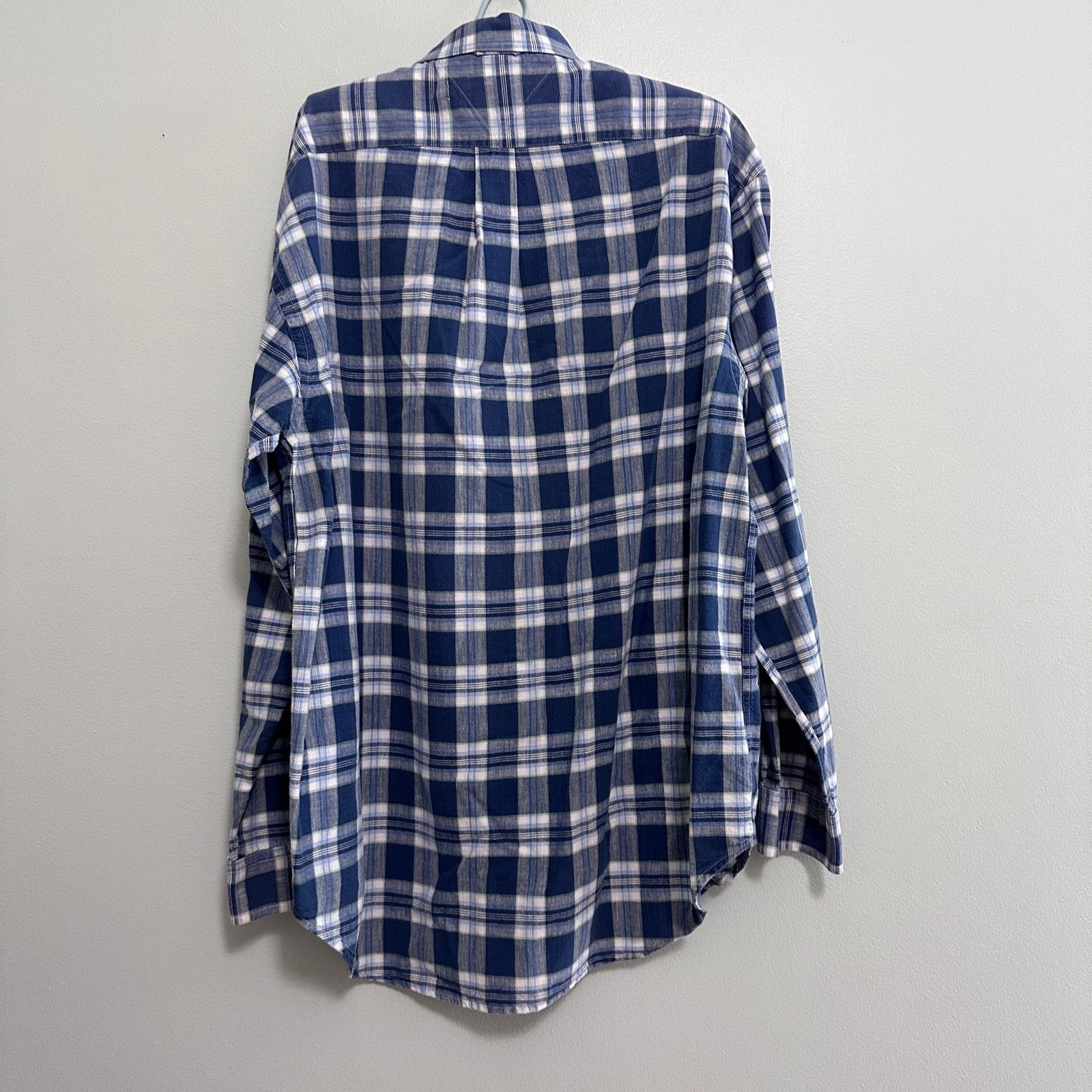 Tommy Hilfiger Vintage Tommy Hilfiger navy plaid button down size L Size US L / EU 52-54 / 3 - 3 Thumbnail
