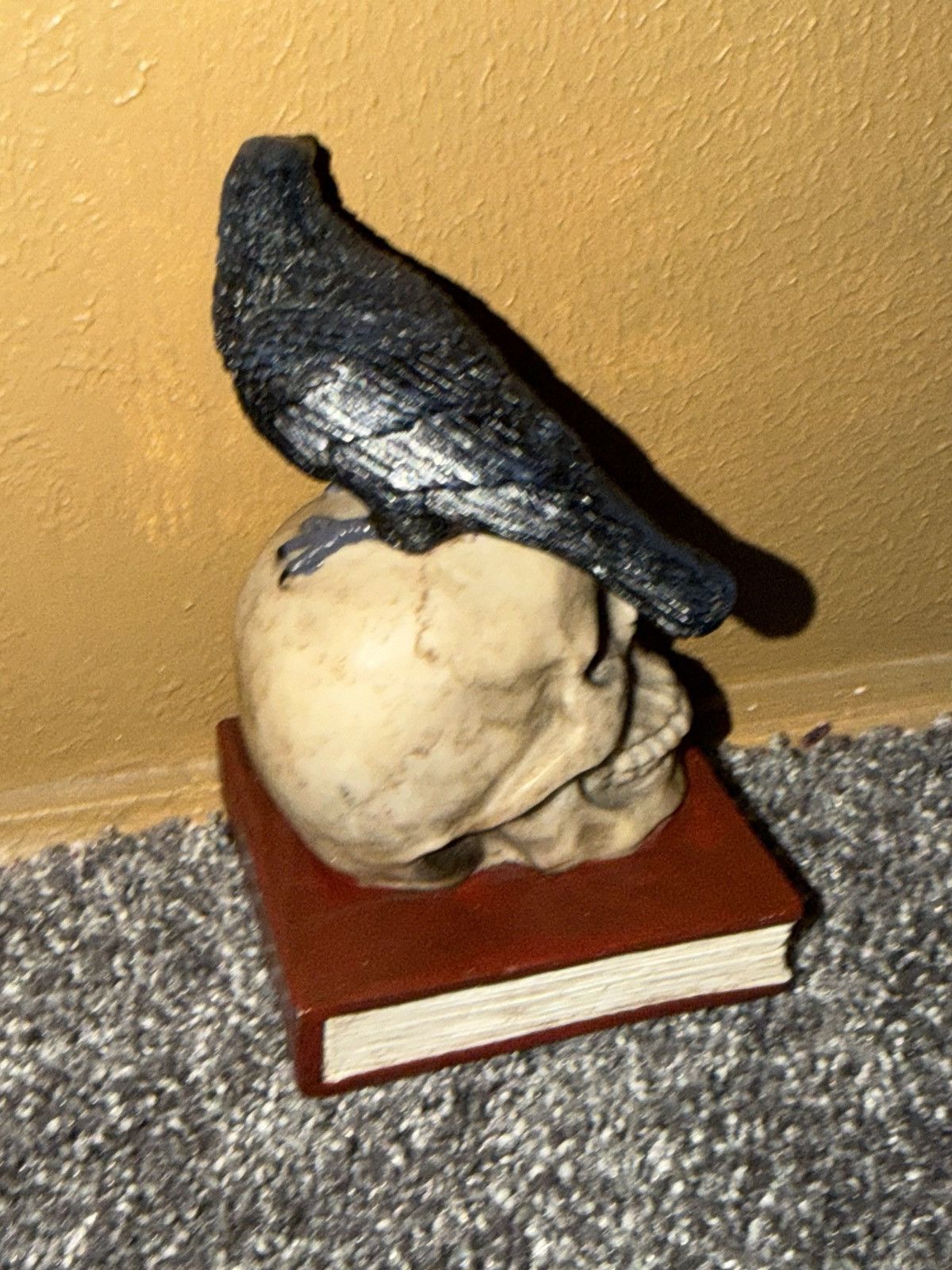 Other DWK Skull Bird Book End 2 Piece Set Used Pre Owned Size ONE SIZE - 11 Thumbnail