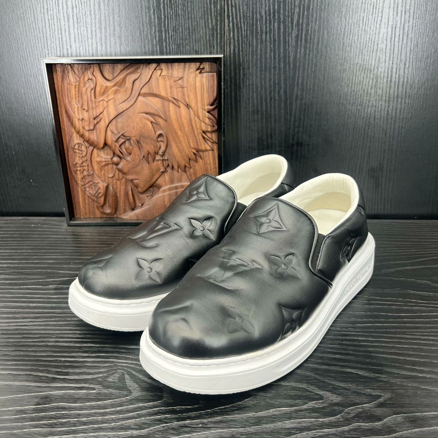 Louis Vuitton Louis Vuitton Black Lowtop Sneakers 40 Men Size US 7.5 / EU 40-41 - 1 Thumbnail