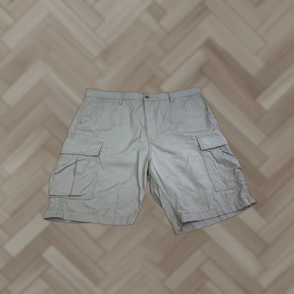 Levi's Levi's Cargo Shorts Men 40 Beige Regular Midi? Size US 40 / EU 56 - 1 Thumbnail