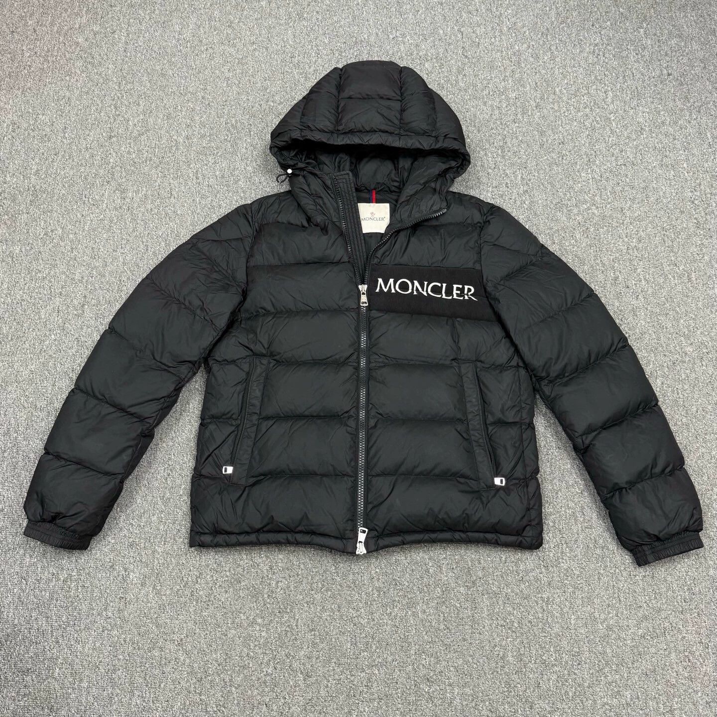 Moncler Moncler Aiton Black Logo Puffer 3 99 New Size L / US 10 / IT 46 - 1 Thumbnail