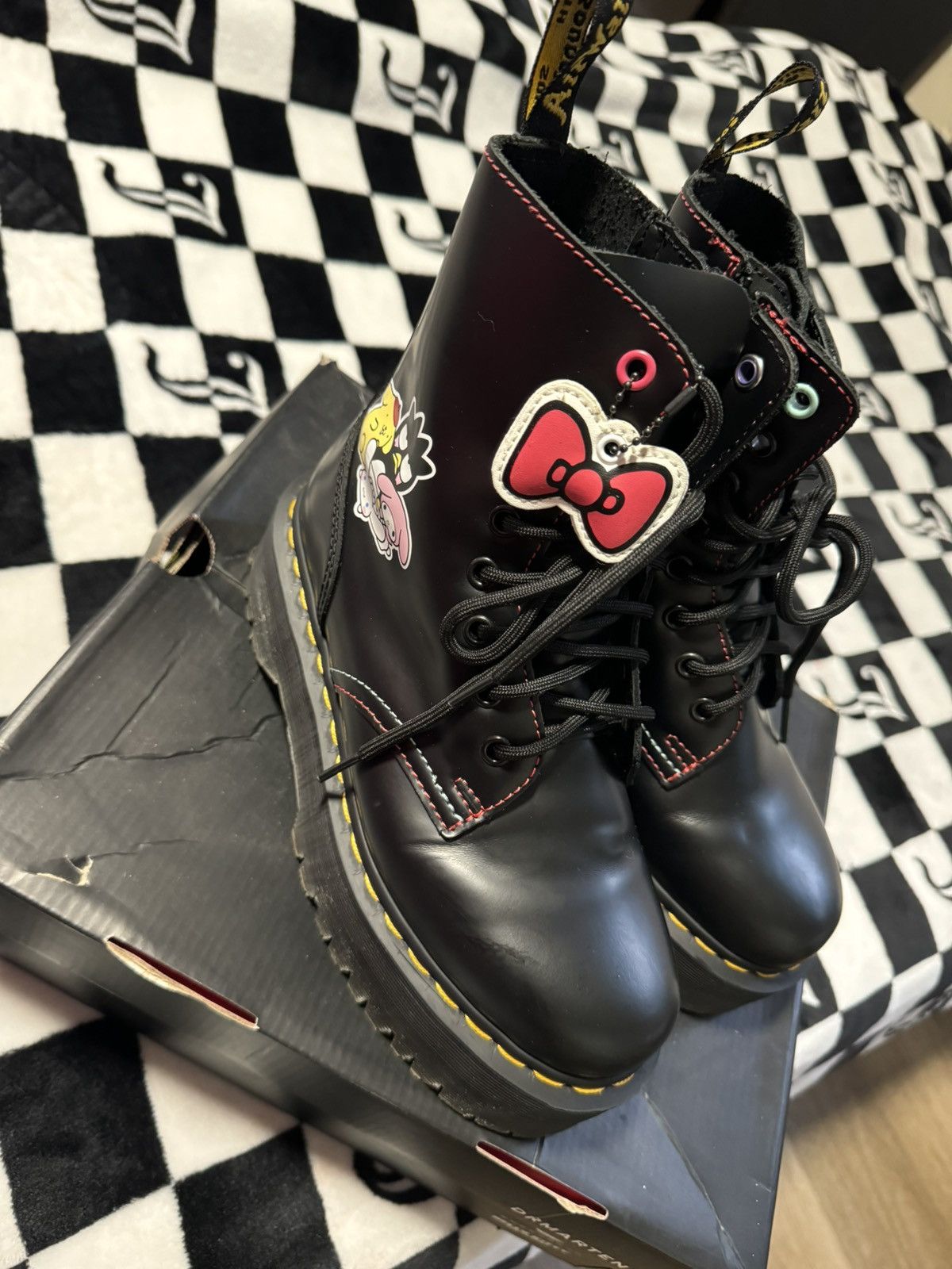 Dr. Martens Hello Kitty x Dr. Martens Size US 6 / IT 36 - 8 Thumbnail