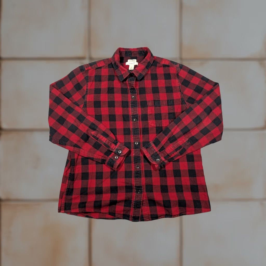 Vintage VINTAGE? No. LL Bean Shirt Womens Medium Red Black Plaid Flannel Relaxed Fit Cotton Button Up Size M / US 6-8 / IT 42-44 - 1 Thumbnail