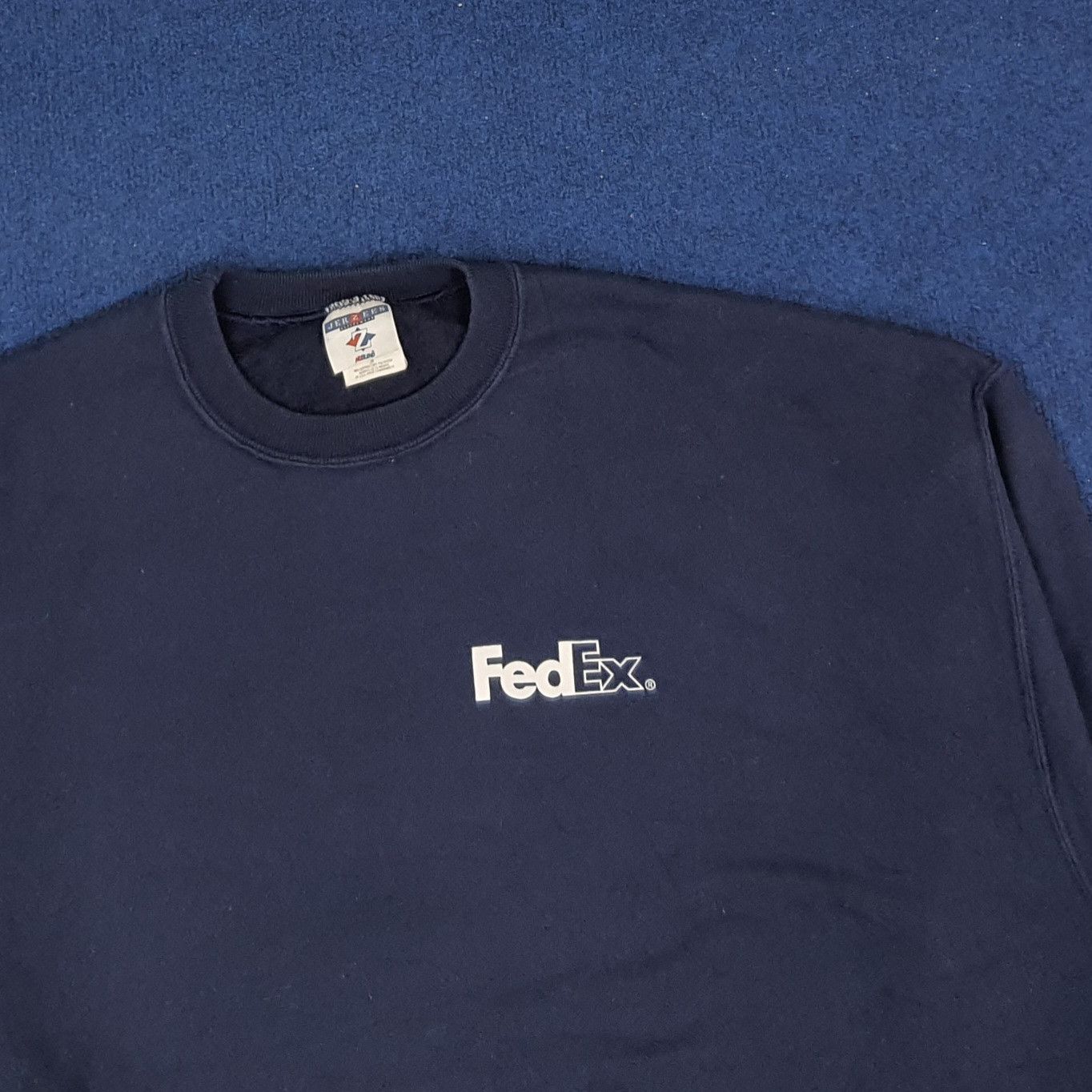 Vintage Vintage FedEx Express Shipping Courier Staff Sweatshirt Size US XXL / EU 58 / 5 - 2 Thumbnail