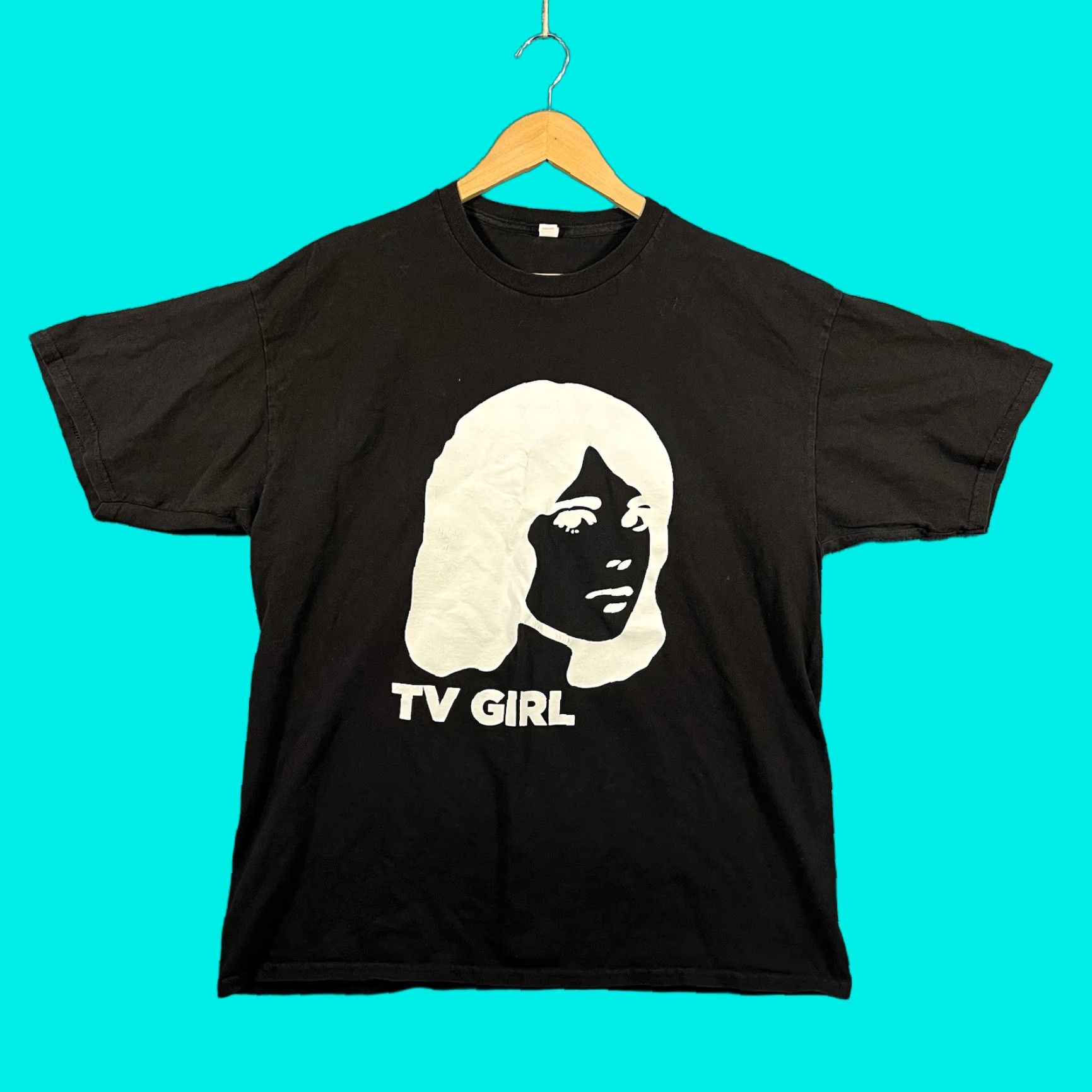 Gildan VINTAGE TV Girl Band Shirt XL Black Unisex Adults T-Shirt Graphic Rock Girl 80s 90s Concert Merch Size US XL / EU 56 / 4 - 1 Thumbnail
